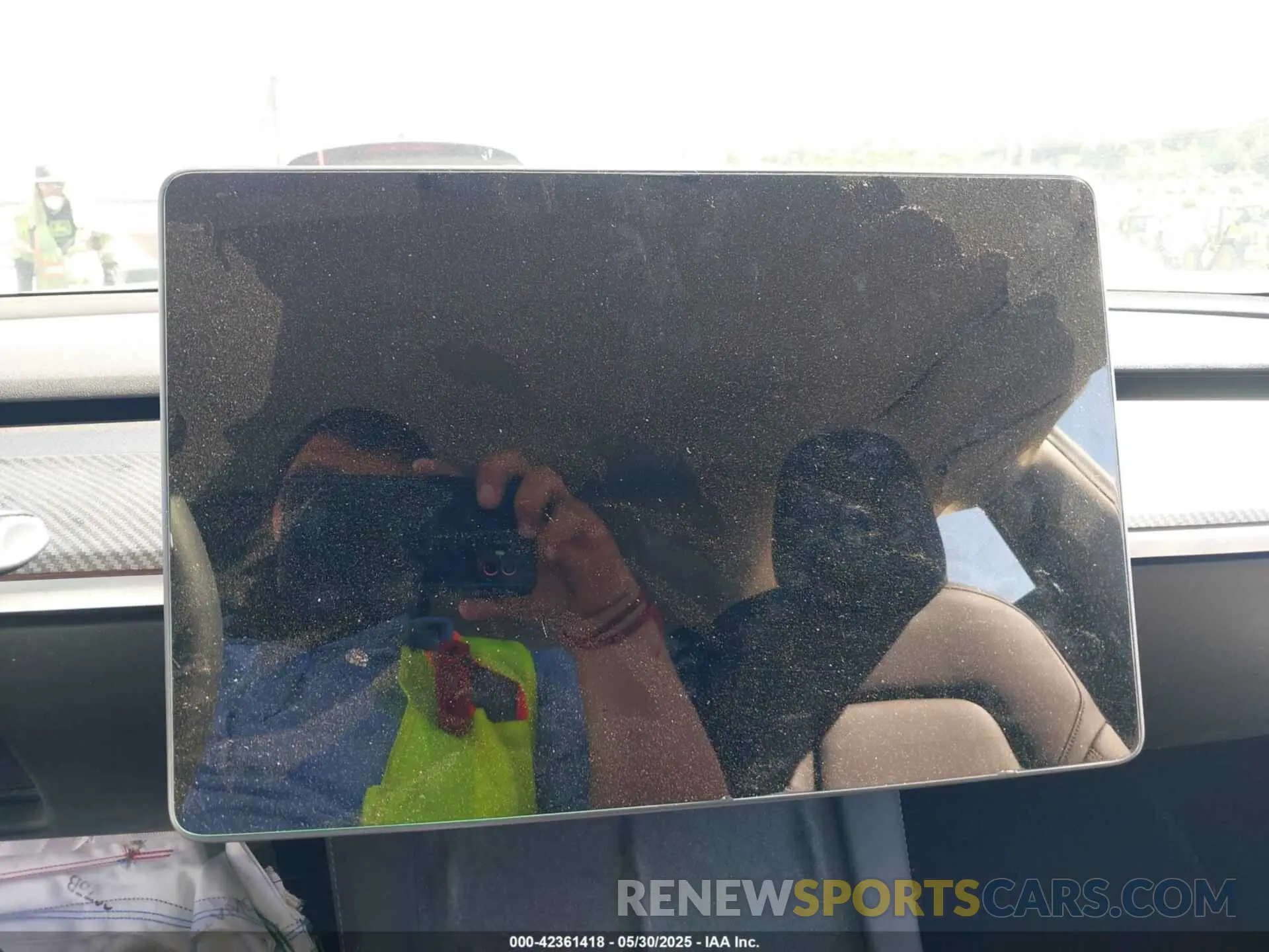 17 Photograph of a damaged car 5YJ3E1EB1NF106433 TESLA MODEL 3 2022