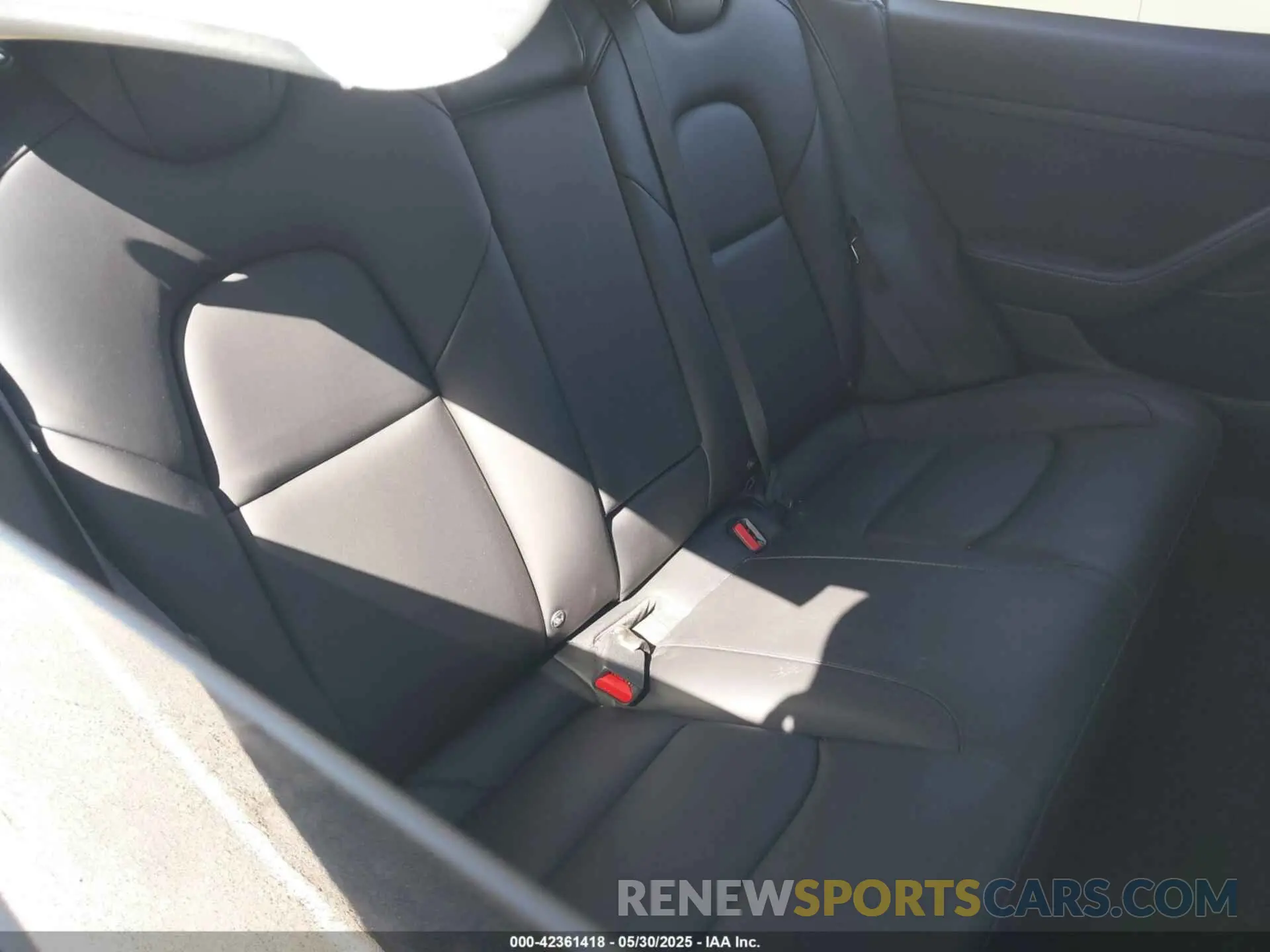 8 Photograph of a damaged car 5YJ3E1EB1NF106433 TESLA MODEL 3 2022