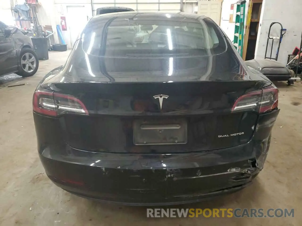 6 Photograph of a damaged car 5YJ3E1EB1NF110210 TESLA MODEL 3 2022