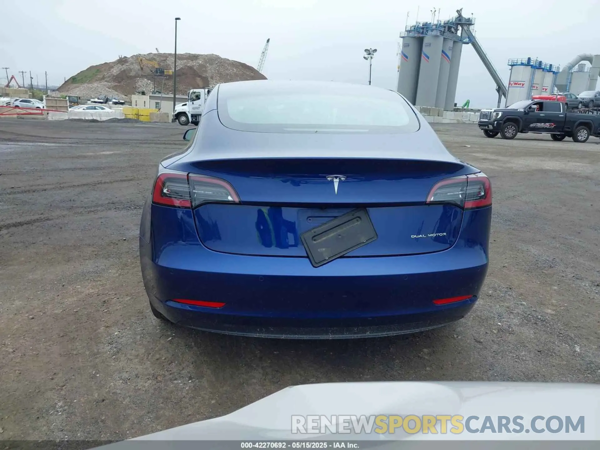 16 Photograph of a damaged car 5YJ3E1EB1NF115049 TESLA MODEL 3 2022