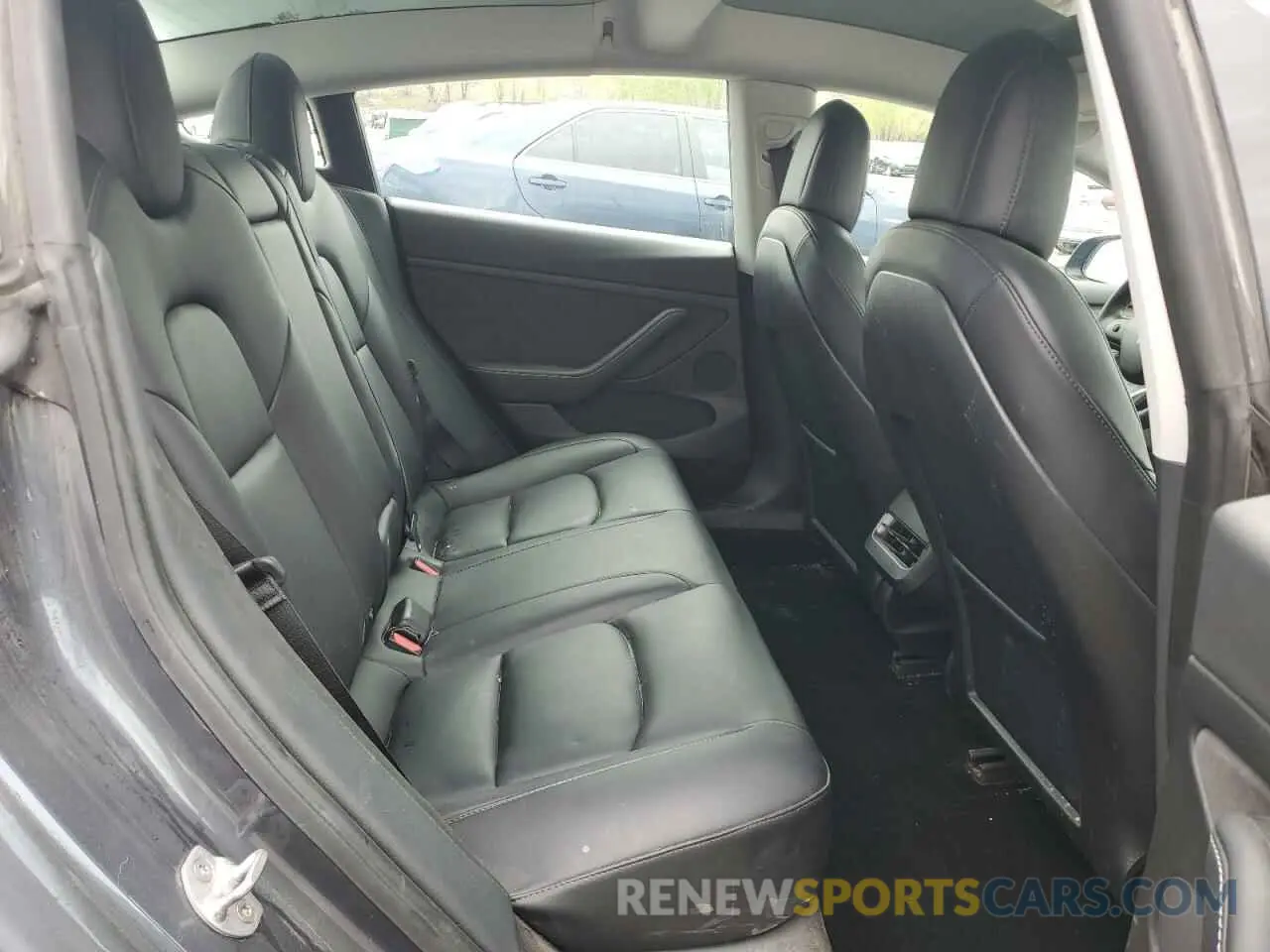 10 Photograph of a damaged car 5YJ3E1EB1NF120316 TESLA MODEL 3 2022