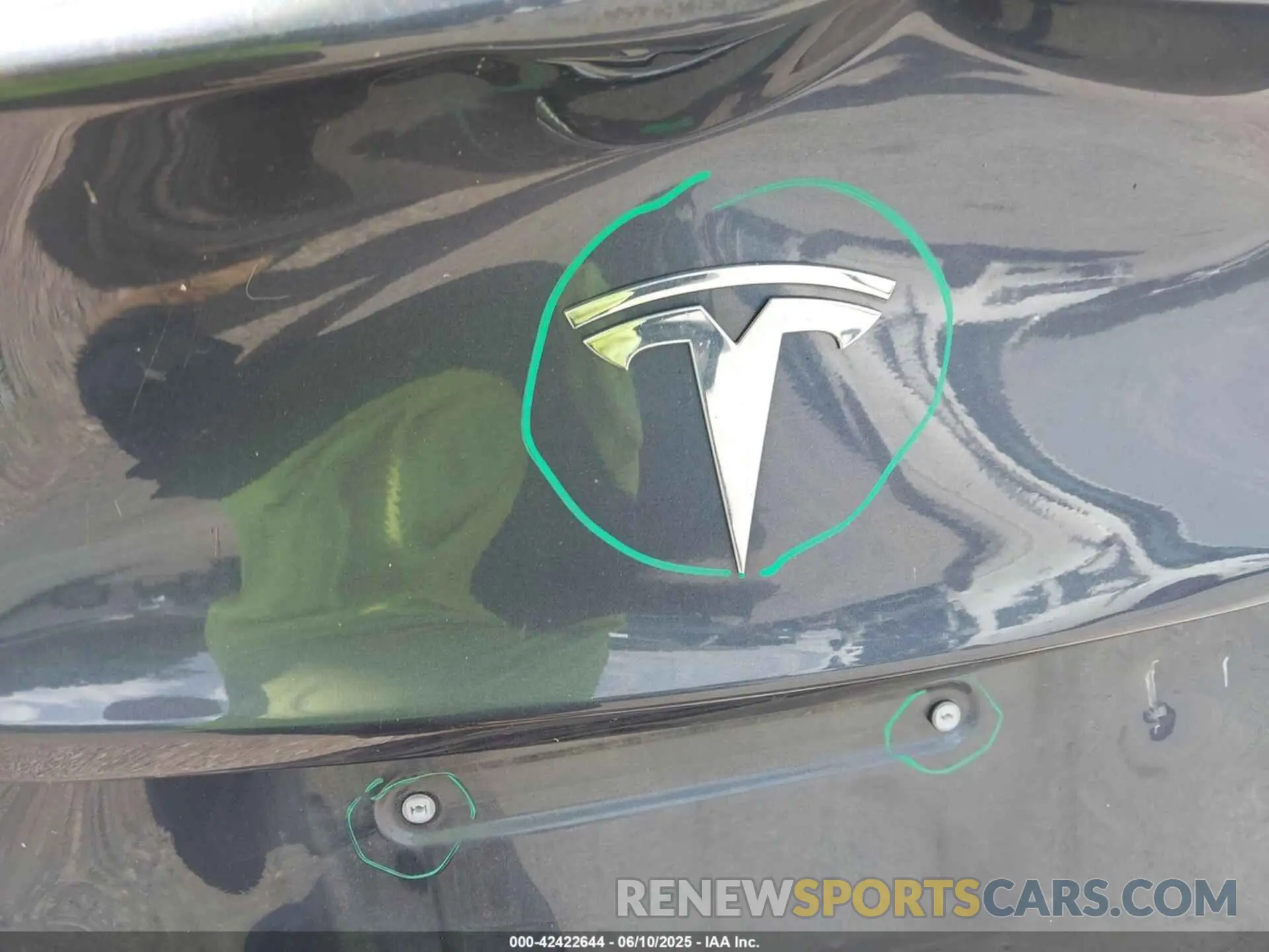 10 Photograph of a damaged car 5YJ3E1EB1NF121045 TESLA MODEL 3 2022