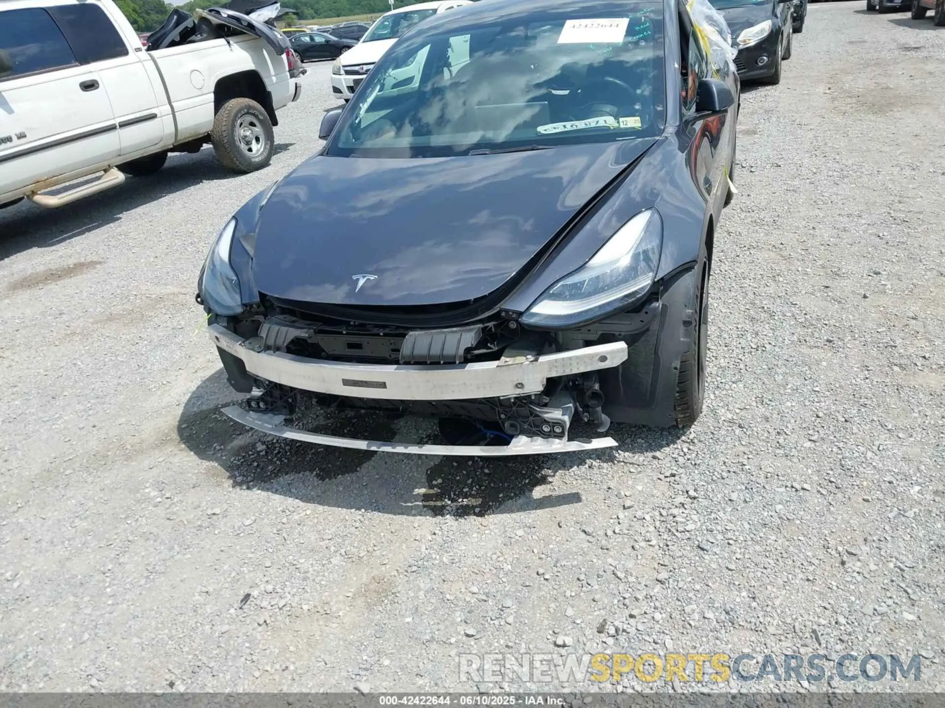 13 Photograph of a damaged car 5YJ3E1EB1NF121045 TESLA MODEL 3 2022