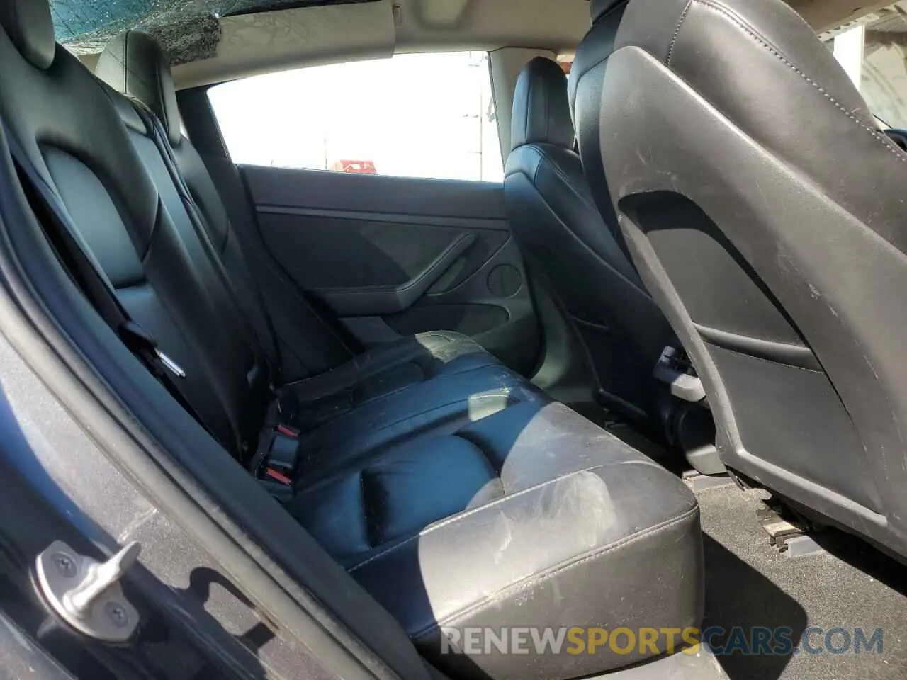 11 Photograph of a damaged car 5YJ3E1EB1NF125192 TESLA MODEL 3 2022