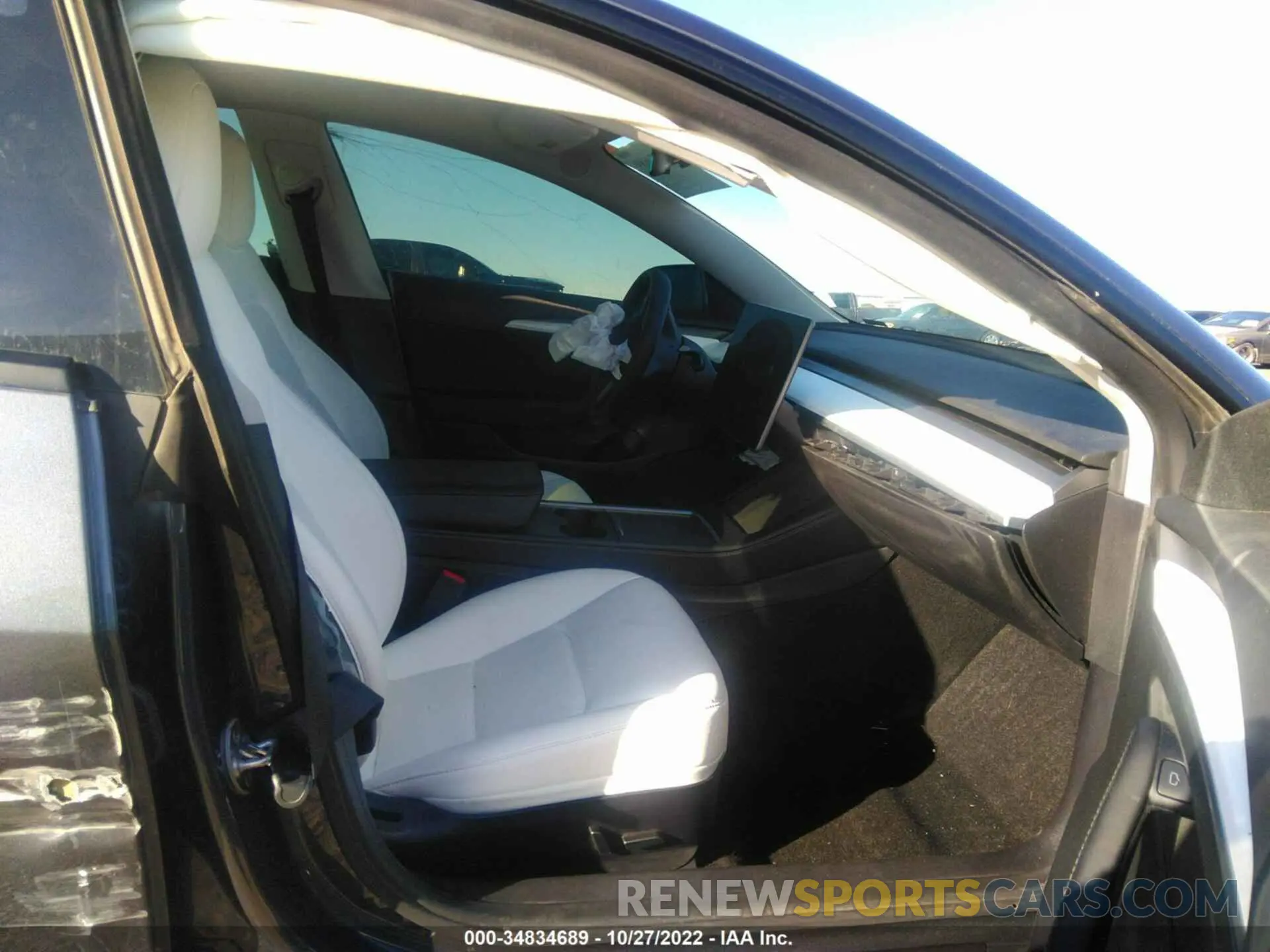 5 Photograph of a damaged car 5YJ3E1EB1NF125693 TESLA MODEL 3 2022