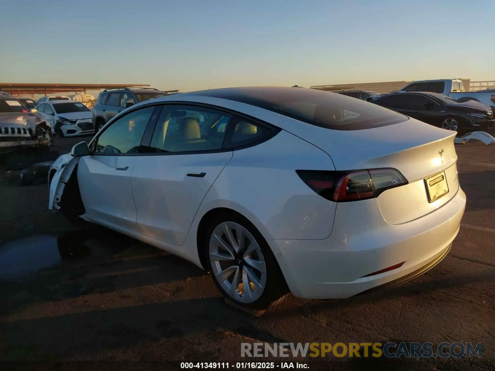 3 Photograph of a damaged car 5YJ3E1EB1NF129310 TESLA MODEL 3 2022