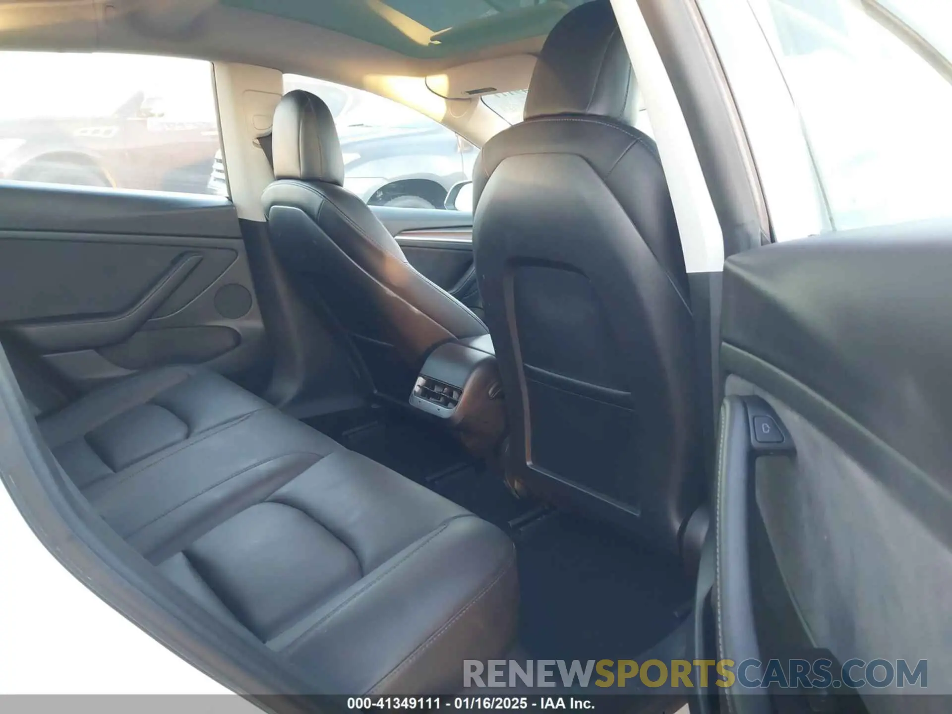8 Photograph of a damaged car 5YJ3E1EB1NF129310 TESLA MODEL 3 2022