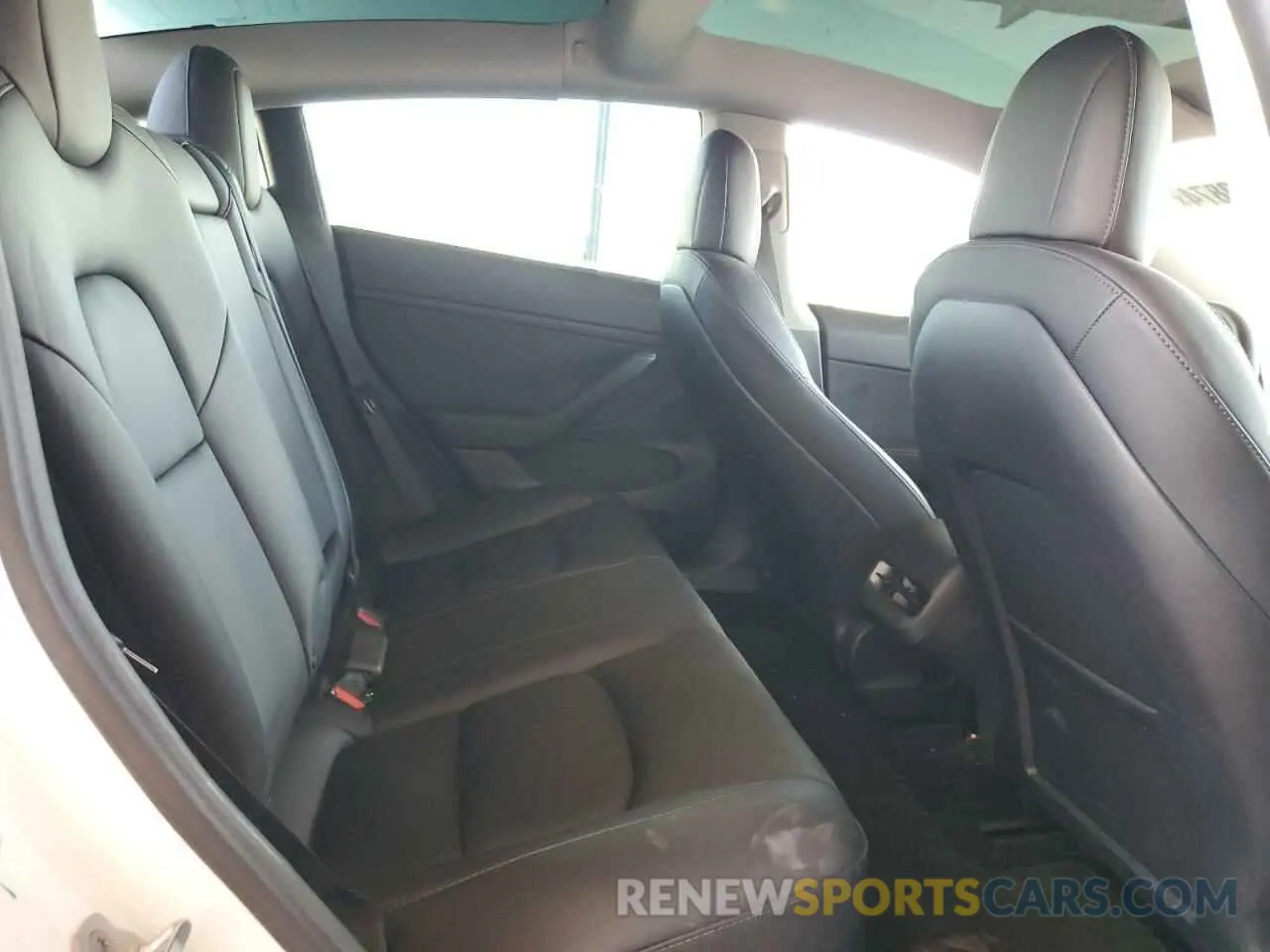 10 Photograph of a damaged car 5YJ3E1EB1NF129324 TESLA MODEL 3 2022