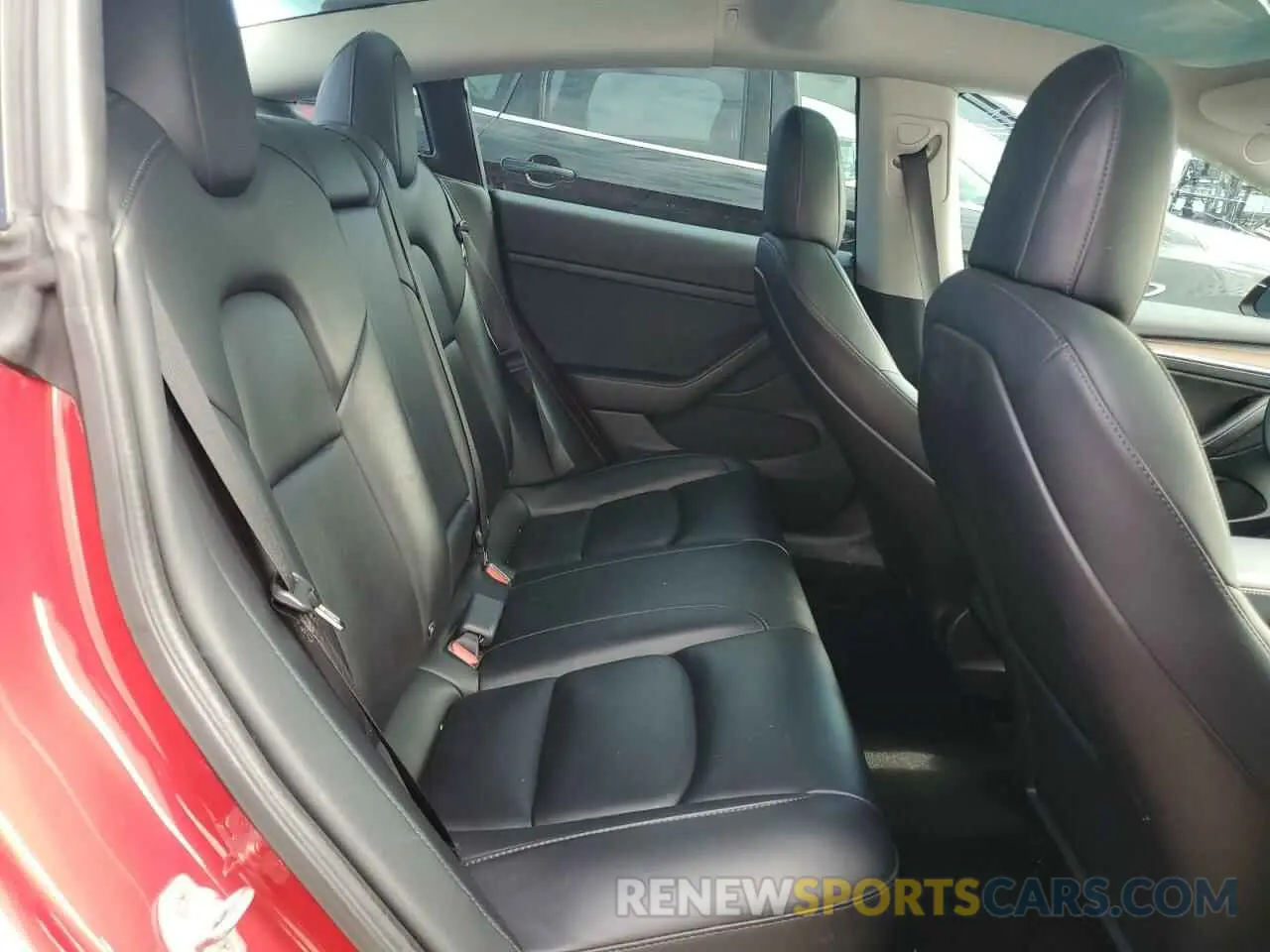 10 Photograph of a damaged car 5YJ3E1EB1NF135544 TESLA MODEL 3 2022