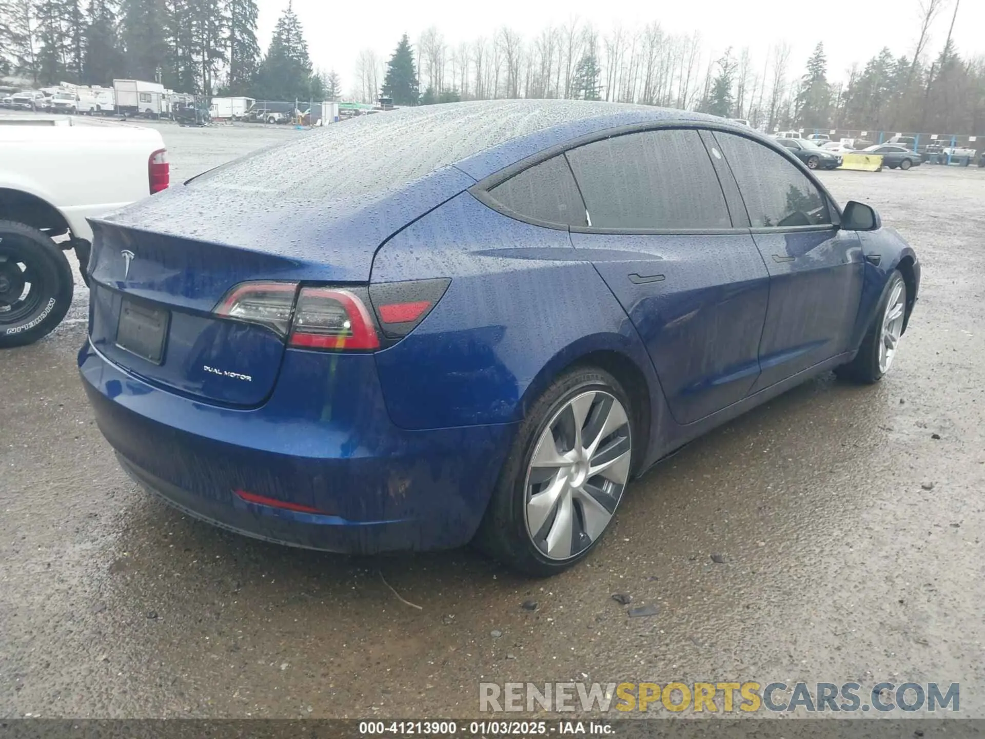 4 Photograph of a damaged car 5YJ3E1EB1NF142574 TESLA MODEL 3 2022