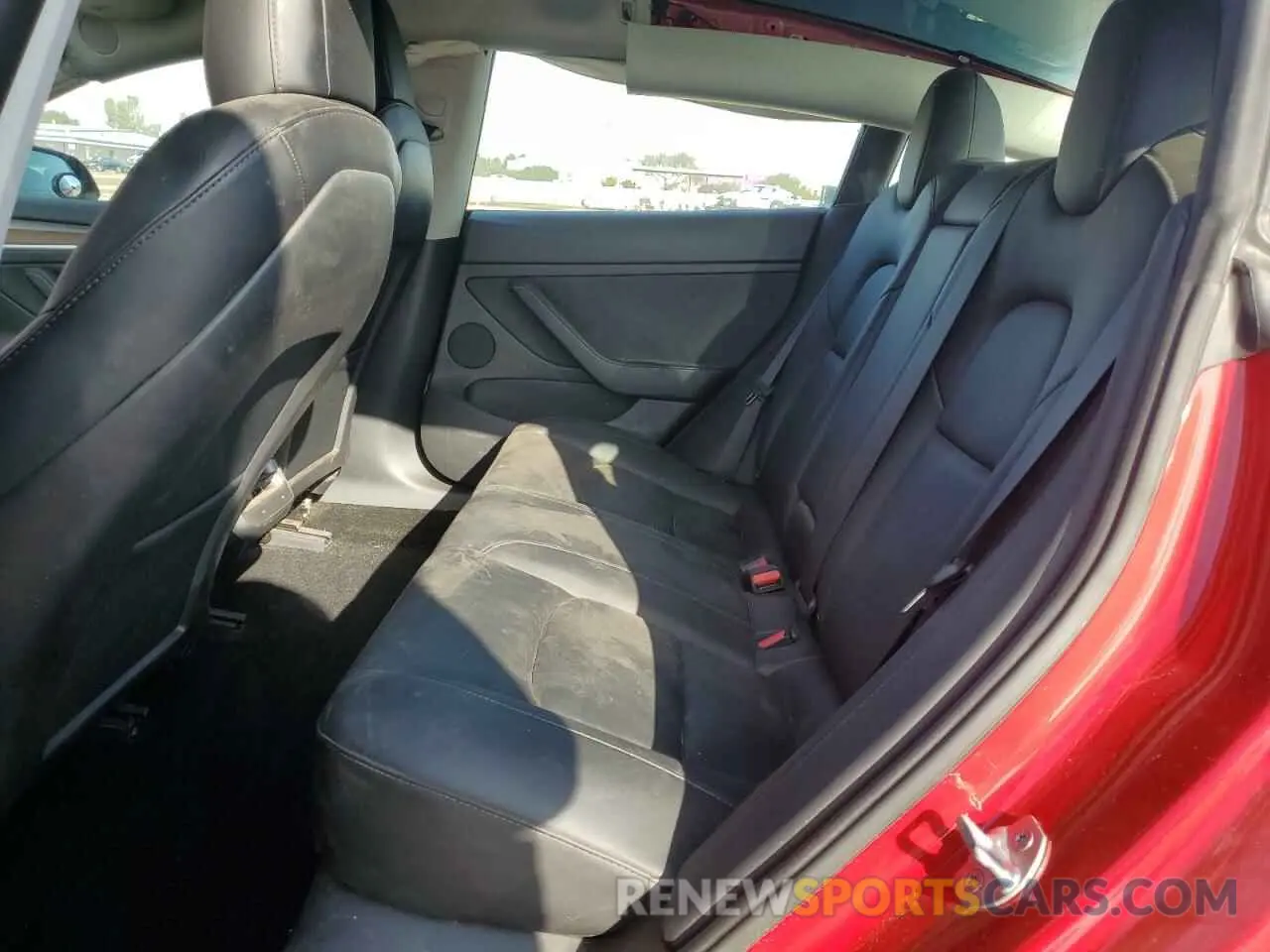11 Photograph of a damaged car 5YJ3E1EB1NF173890 TESLA MODEL 3 2022