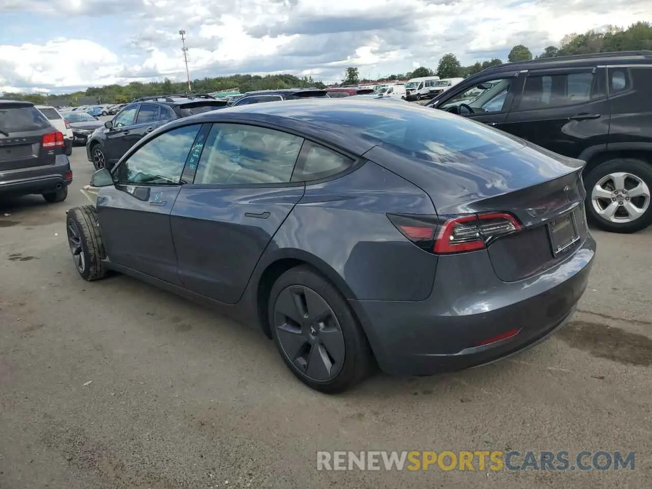 2 Photograph of a damaged car 5YJ3E1EB1NF175638 TESLA MODEL 3 2022