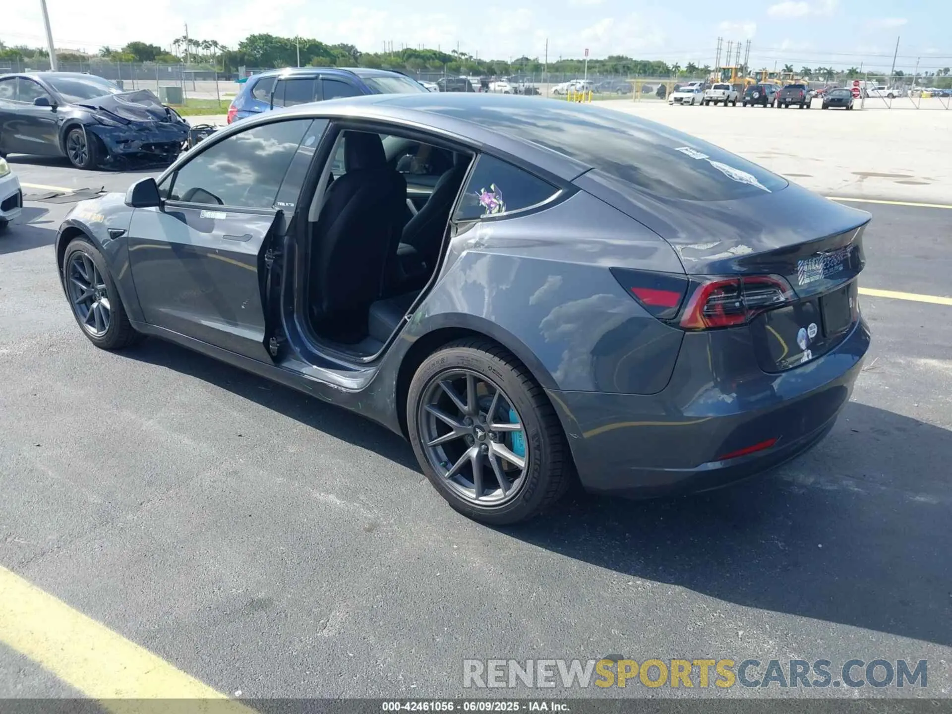 3 Photograph of a damaged car 5YJ3E1EB1NF176739 TESLA MODEL 3 2022