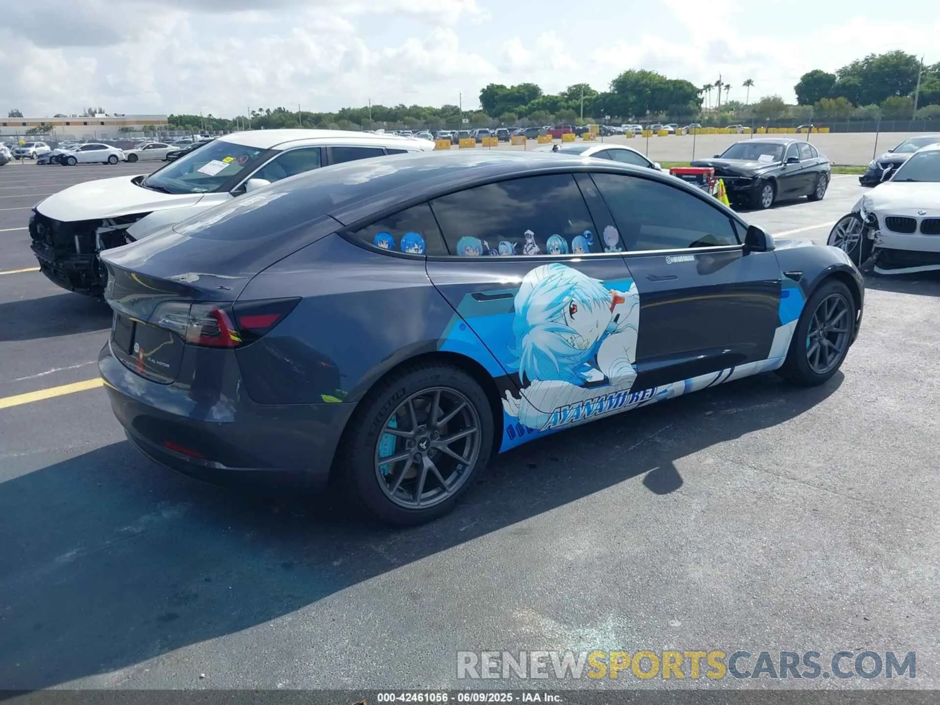 4 Photograph of a damaged car 5YJ3E1EB1NF176739 TESLA MODEL 3 2022