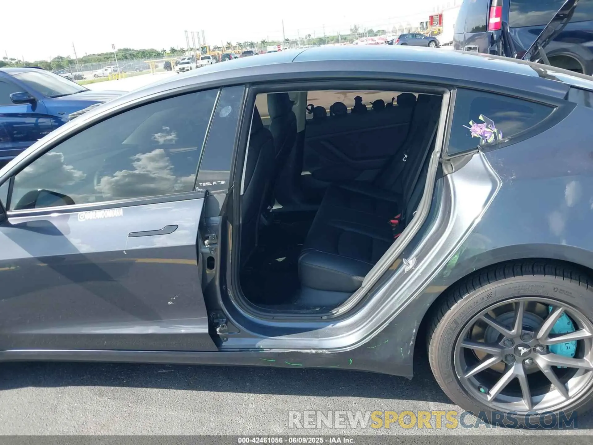 6 Photograph of a damaged car 5YJ3E1EB1NF176739 TESLA MODEL 3 2022