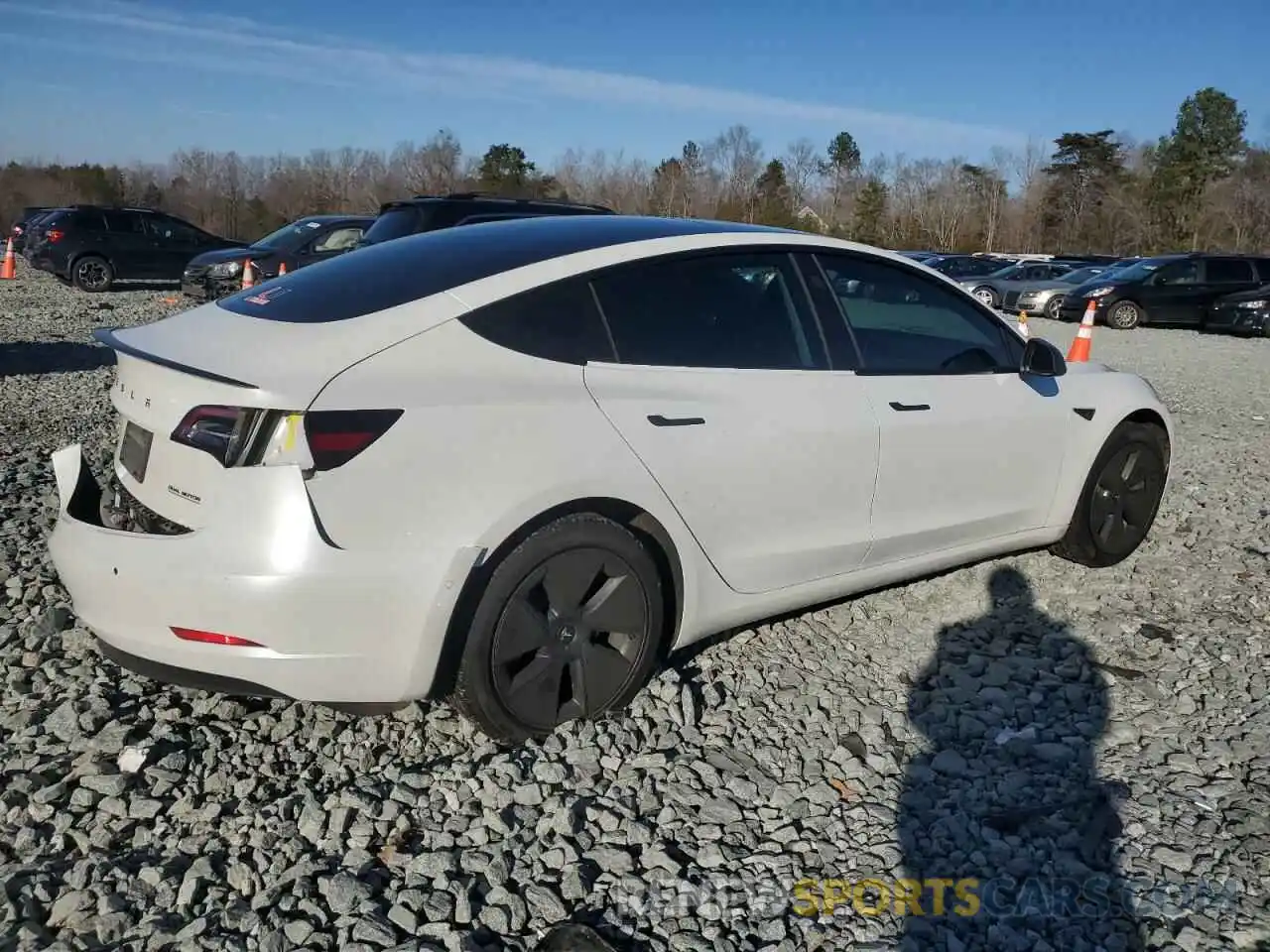 3 Photograph of a damaged car 5YJ3E1EB1NF183044 TESLA MODEL 3 2022