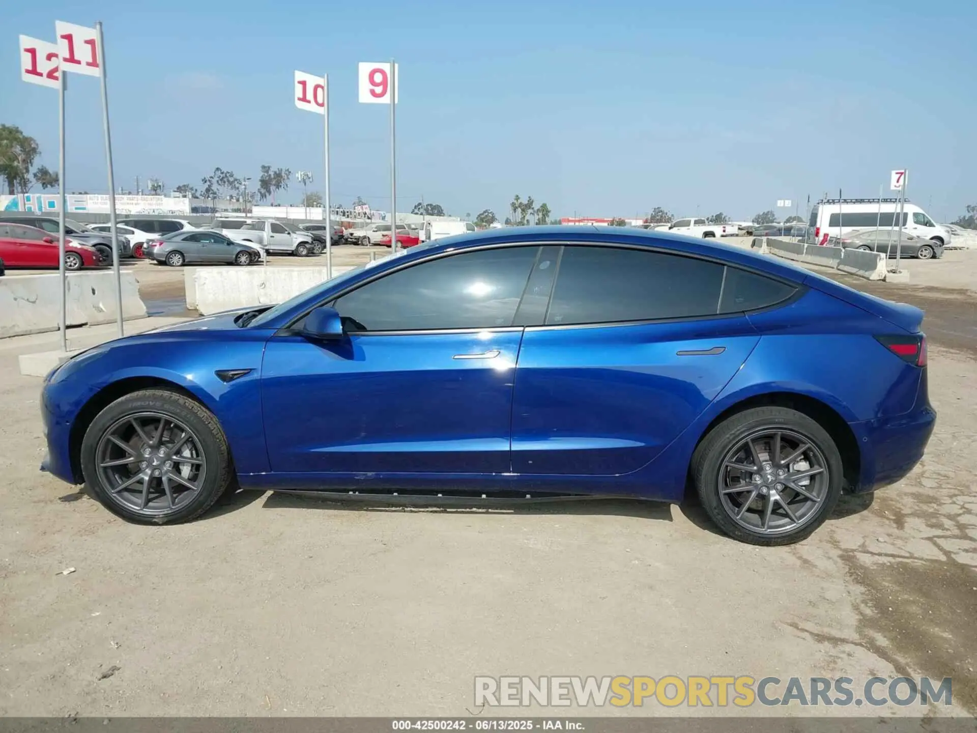 14 Photograph of a damaged car 5YJ3E1EB1NF189698 TESLA MODEL 3 2022