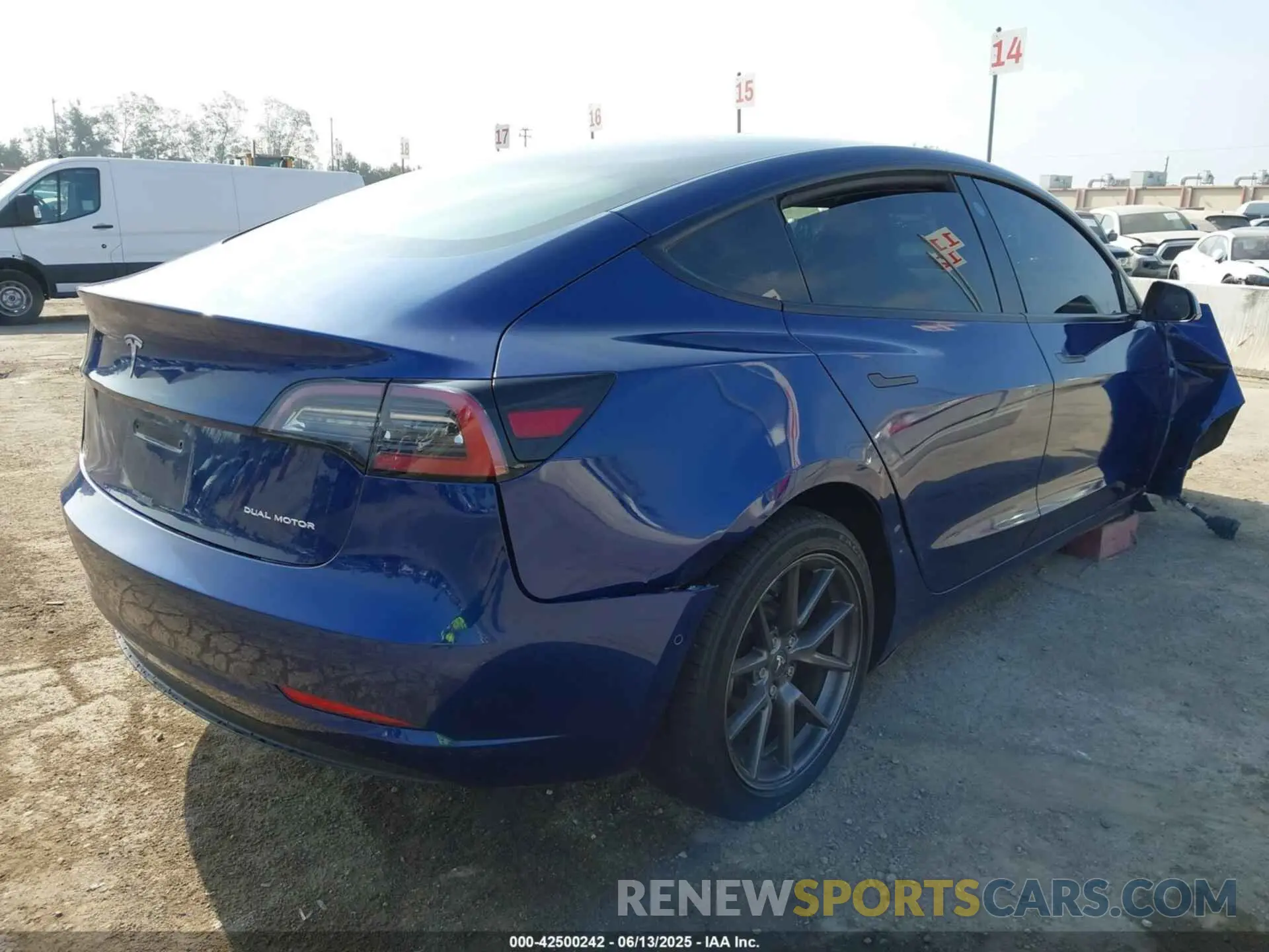 4 Photograph of a damaged car 5YJ3E1EB1NF189698 TESLA MODEL 3 2022