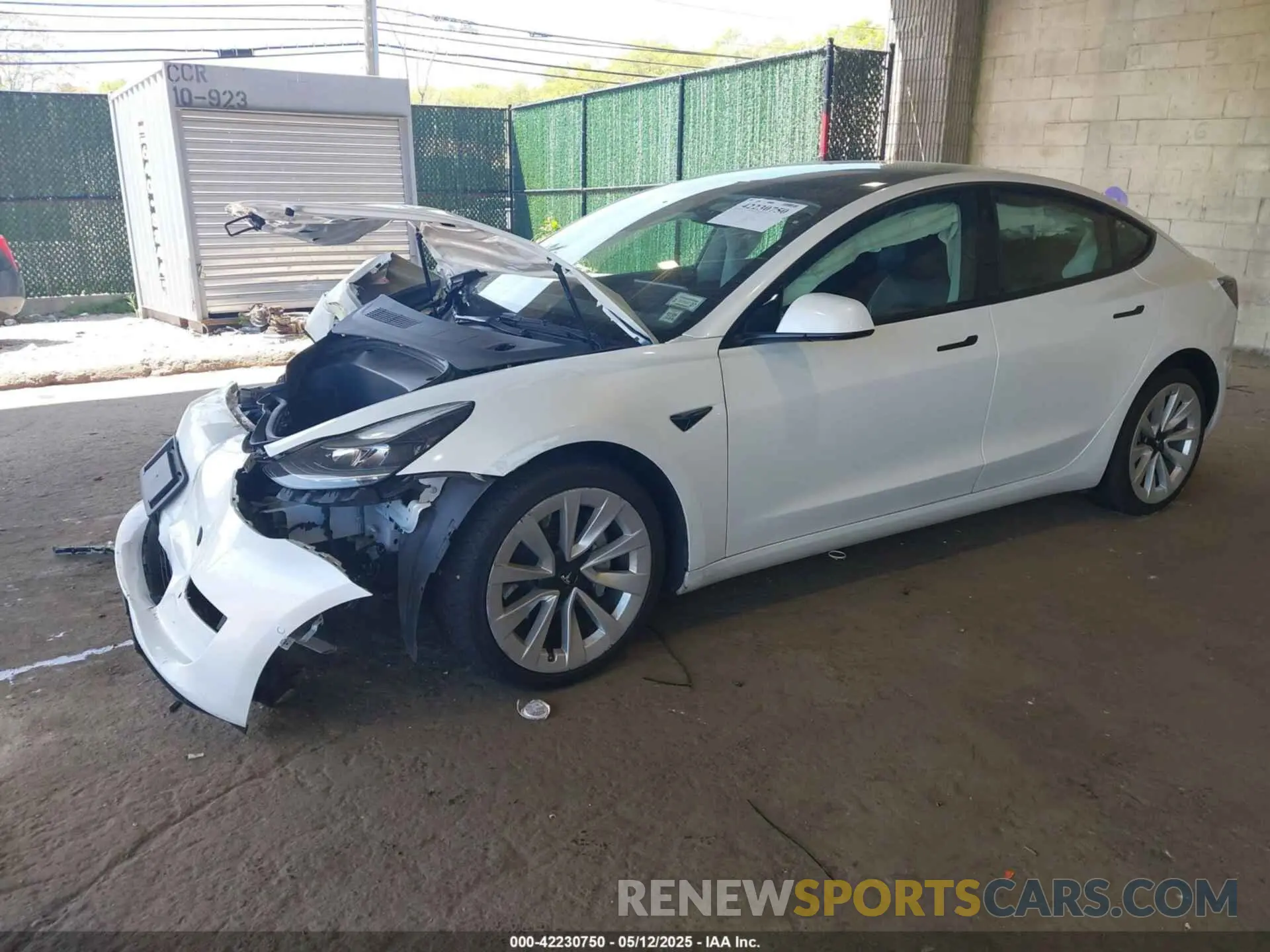 2 Photograph of a damaged car 5YJ3E1EB1NF192570 TESLA MODEL 3 2022