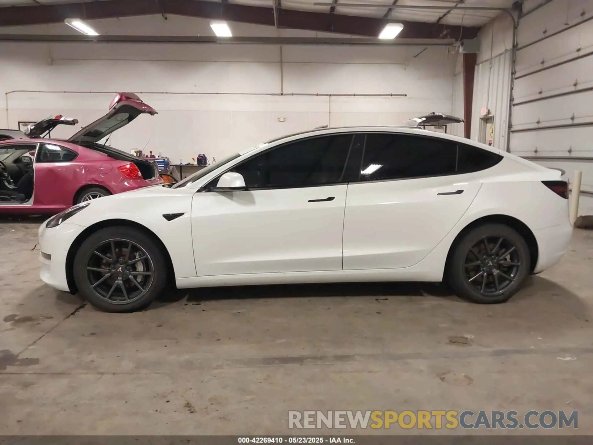 15 Photograph of a damaged car 5YJ3E1EB1NF196005 TESLA MODEL 3 2022