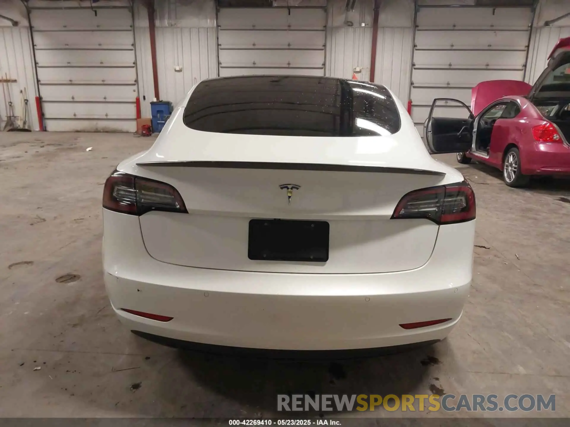 17 Photograph of a damaged car 5YJ3E1EB1NF196005 TESLA MODEL 3 2022