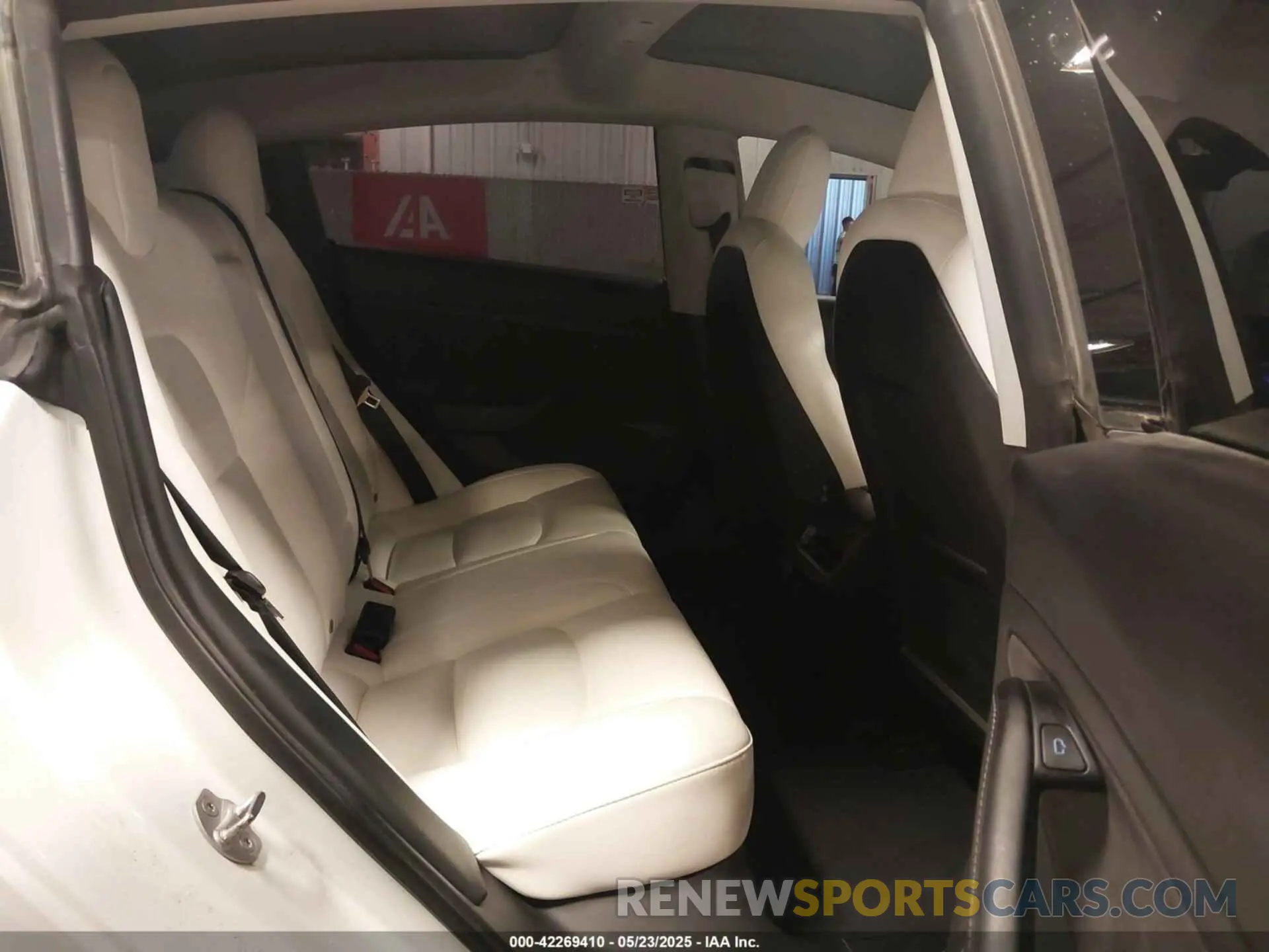 8 Photograph of a damaged car 5YJ3E1EB1NF196005 TESLA MODEL 3 2022