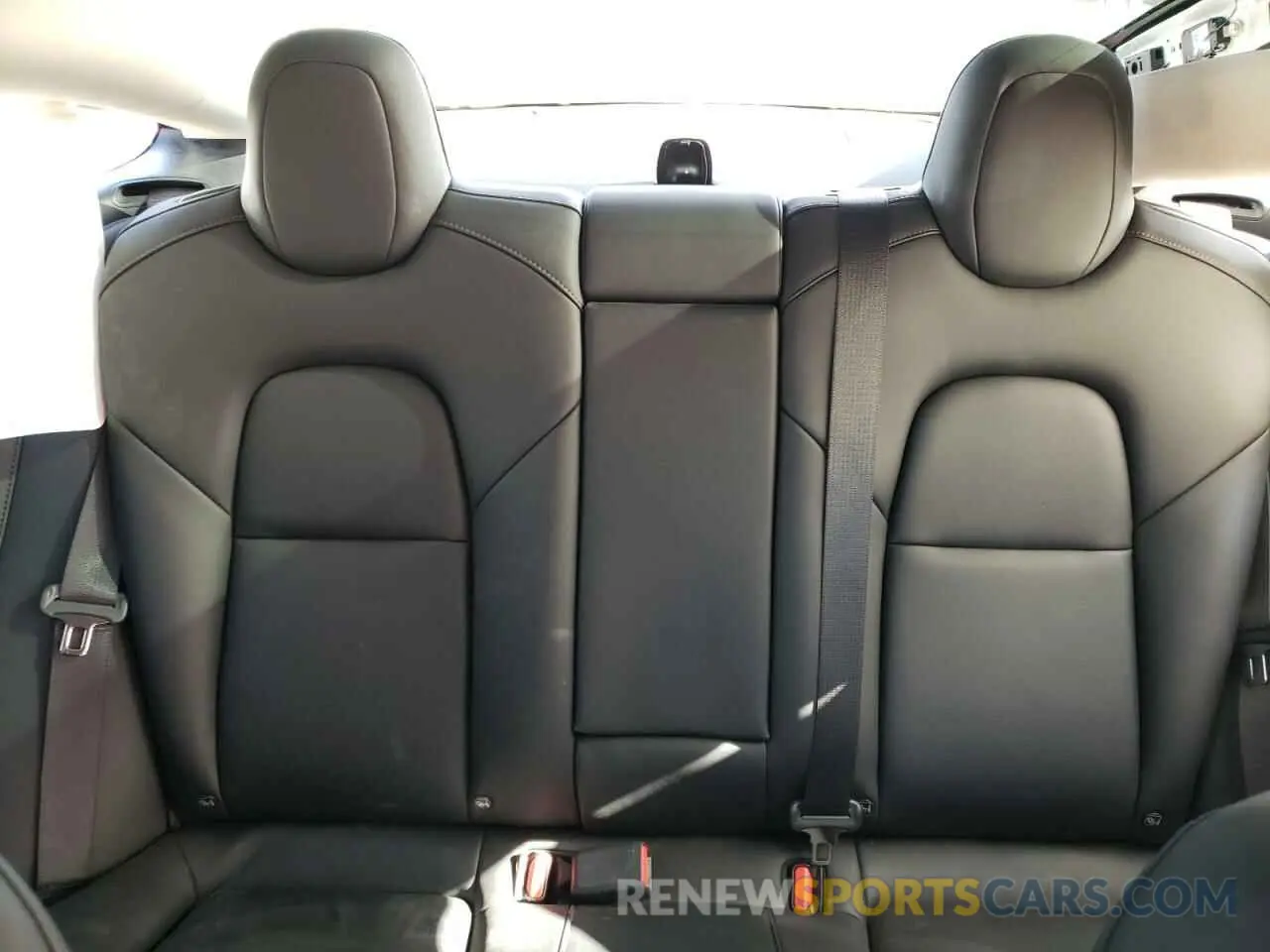10 Photograph of a damaged car 5YJ3E1EB1NF236986 TESLA MODEL 3 2022