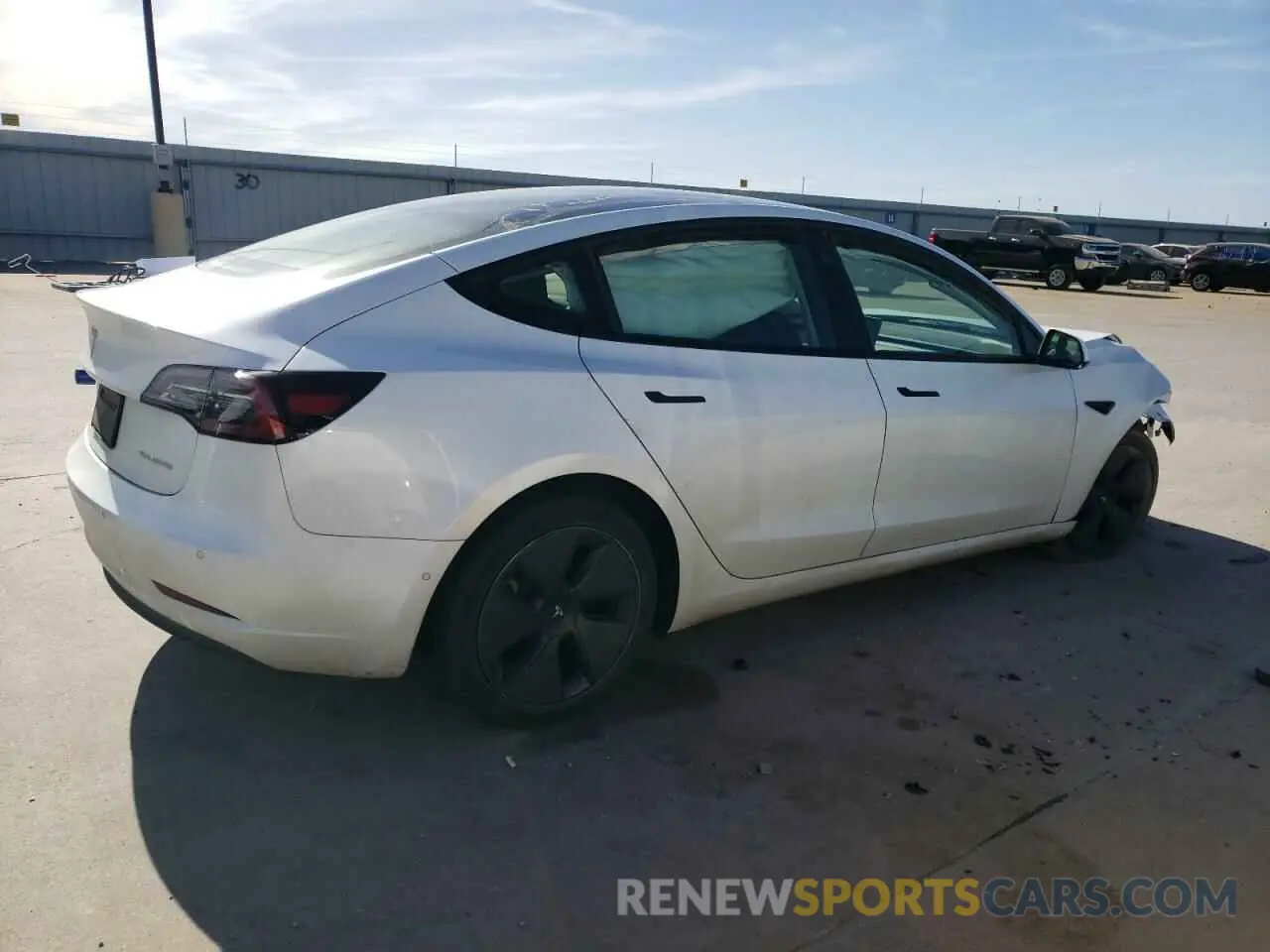 3 Photograph of a damaged car 5YJ3E1EB1NF236986 TESLA MODEL 3 2022