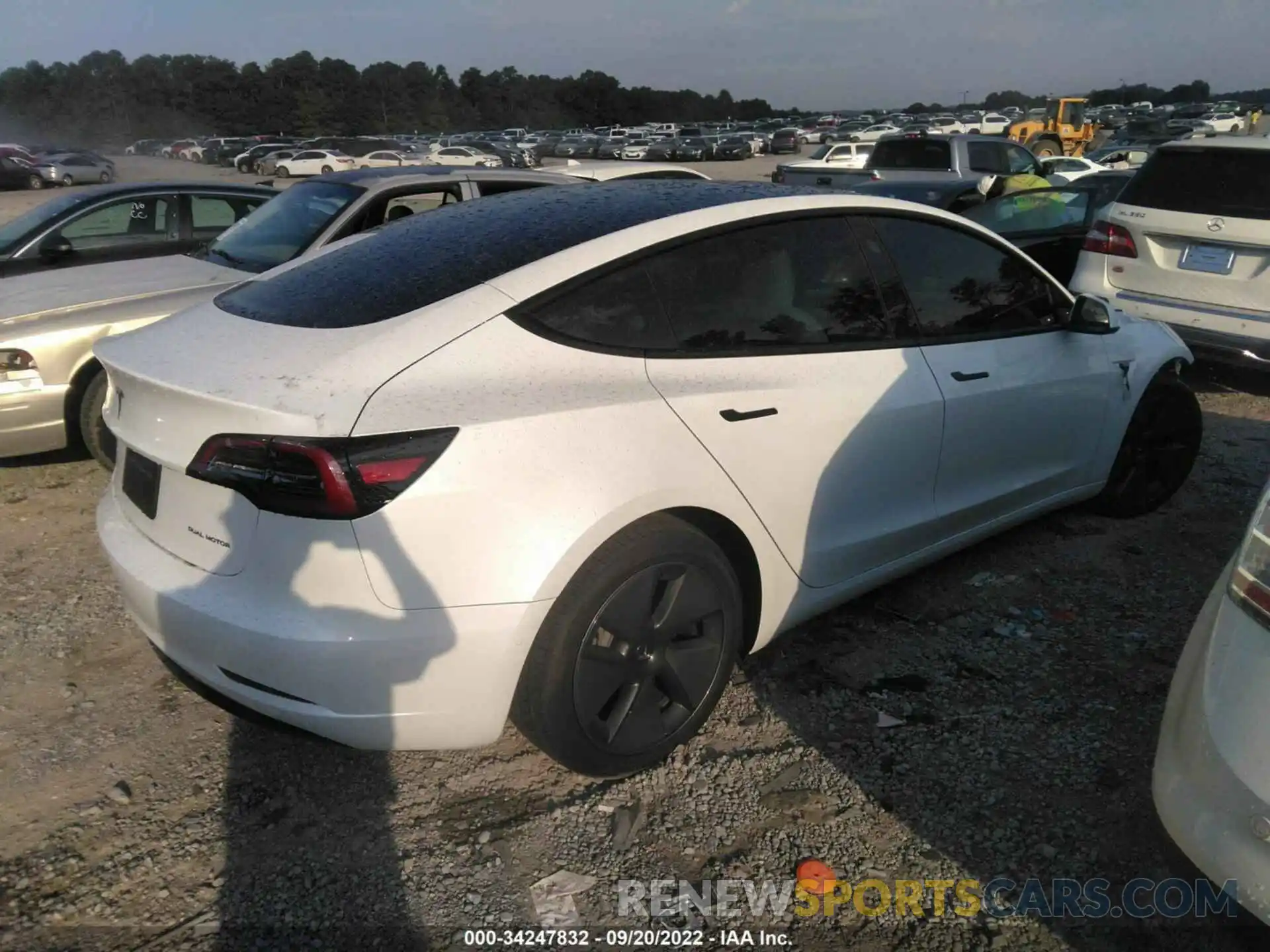 4 Photograph of a damaged car 5YJ3E1EB1NF241427 TESLA MODEL 3 2022