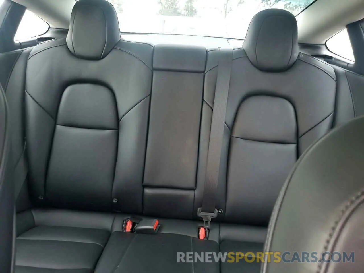 10 Photograph of a damaged car 5YJ3E1EB1NF243484 TESLA MODEL 3 2022