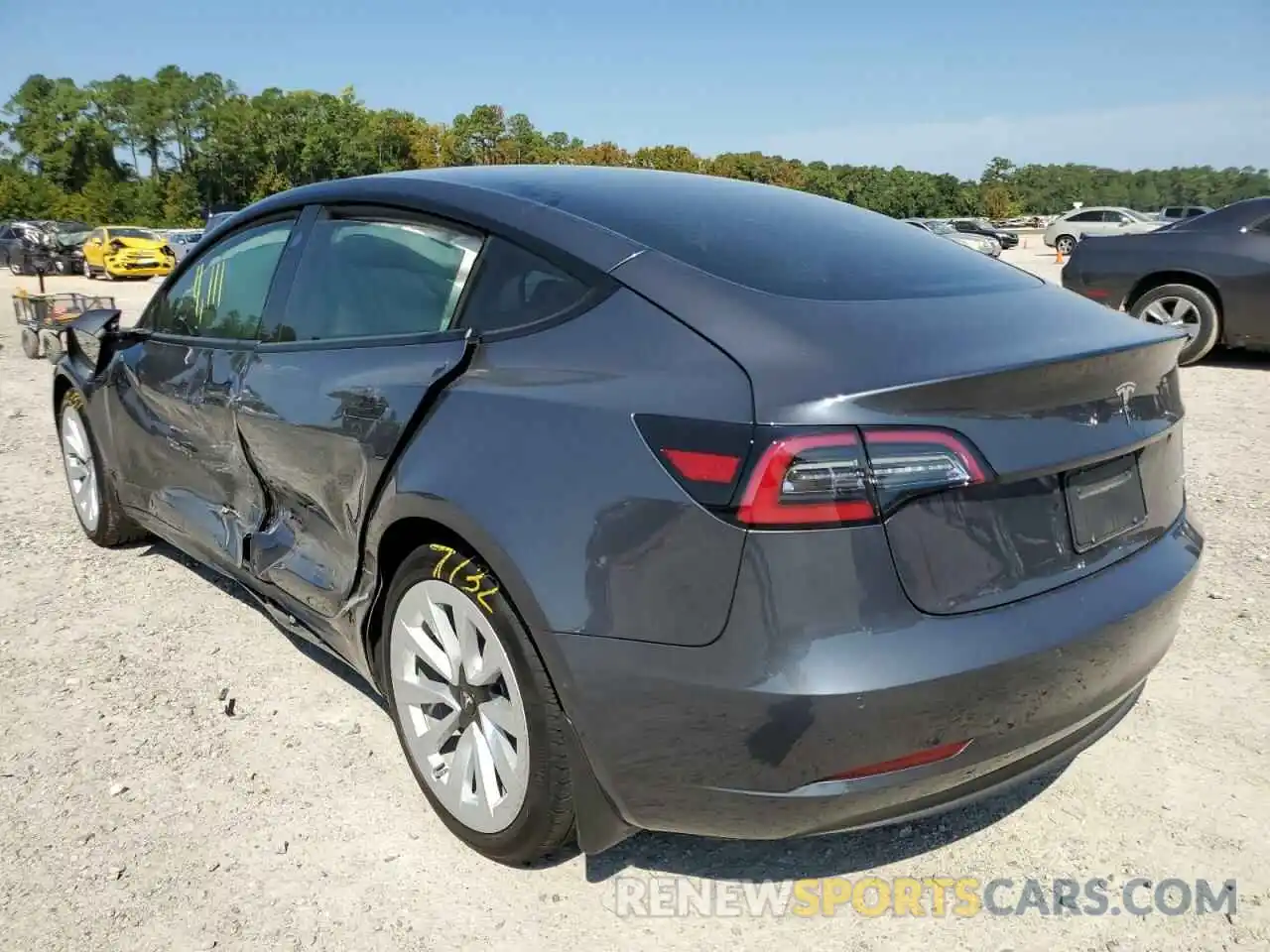 3 Photograph of a damaged car 5YJ3E1EB1NF247910 TESLA MODEL 3 2022