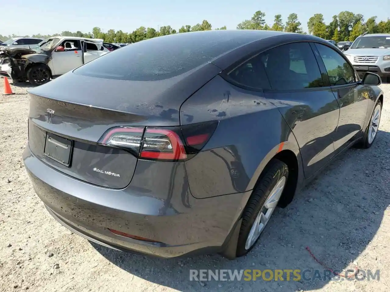 4 Photograph of a damaged car 5YJ3E1EB1NF247910 TESLA MODEL 3 2022