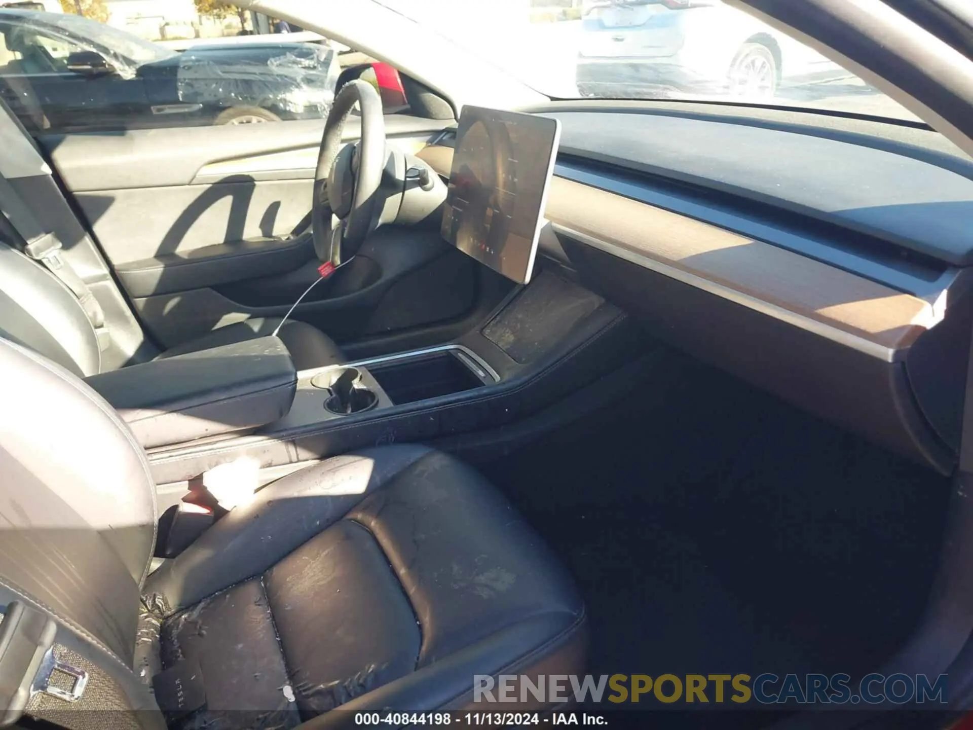 5 Photograph of a damaged car 5YJ3E1EB1NF249561 TESLA MODEL 3 2022