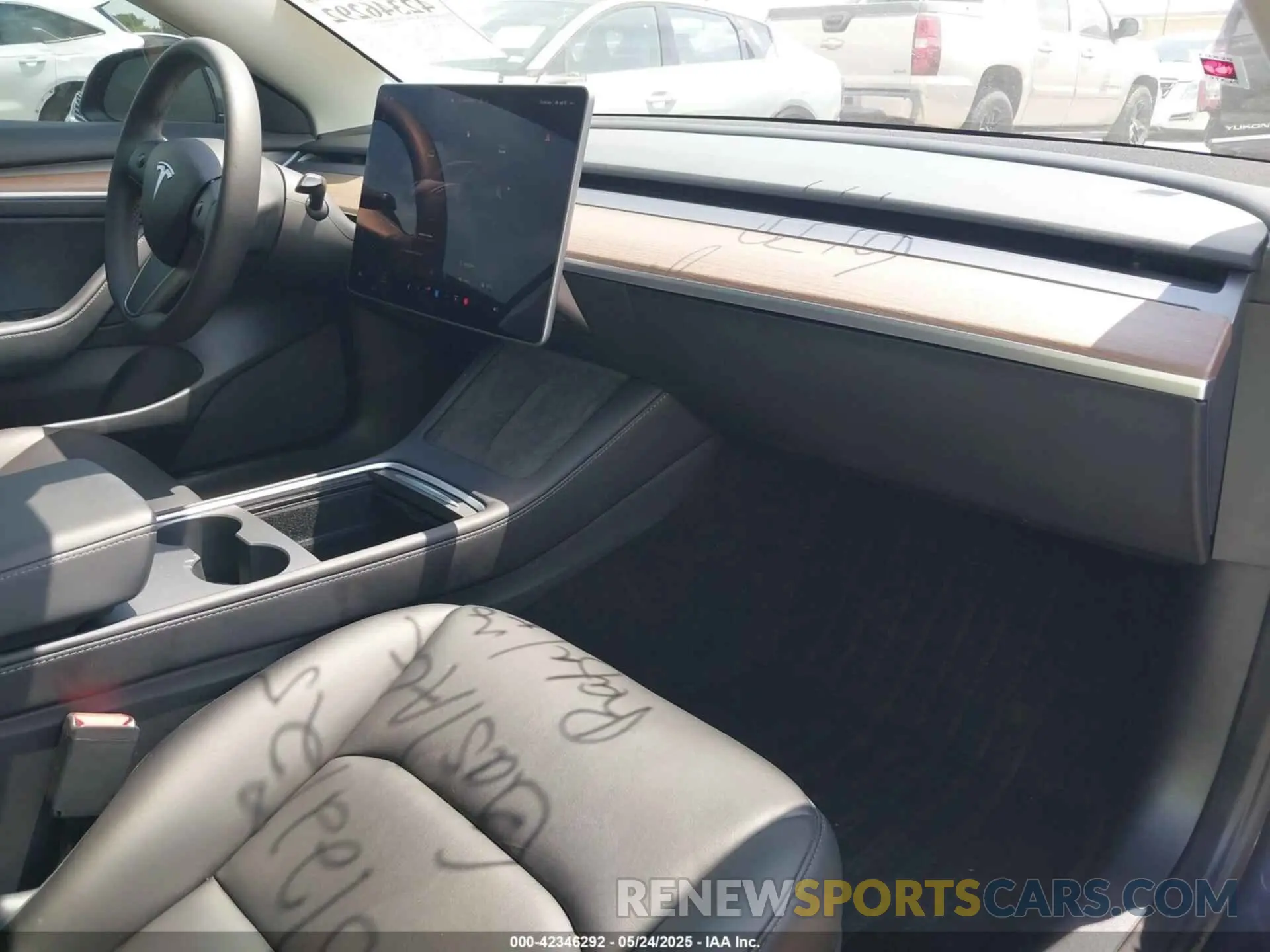 5 Photograph of a damaged car 5YJ3E1EB1NF266179 TESLA MODEL 3 2022