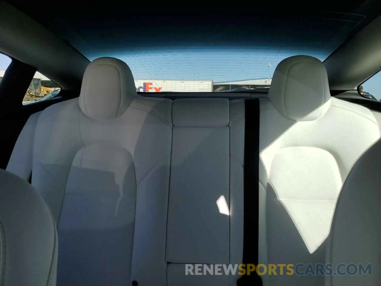 10 Photograph of a damaged car 5YJ3E1EB1NF270328 TESLA MODEL 3 2022