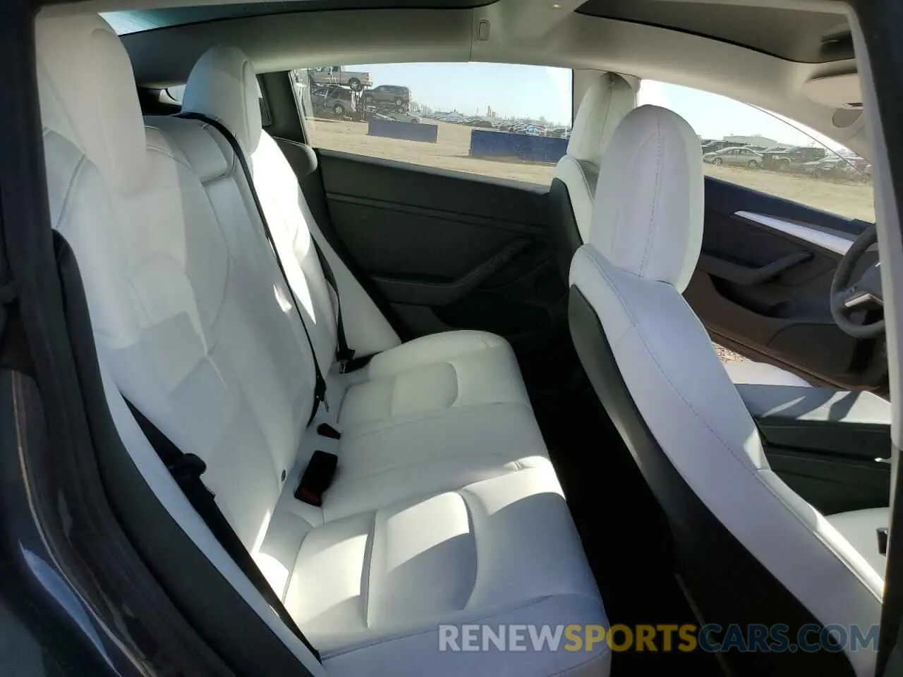 11 Photograph of a damaged car 5YJ3E1EB1NF270328 TESLA MODEL 3 2022