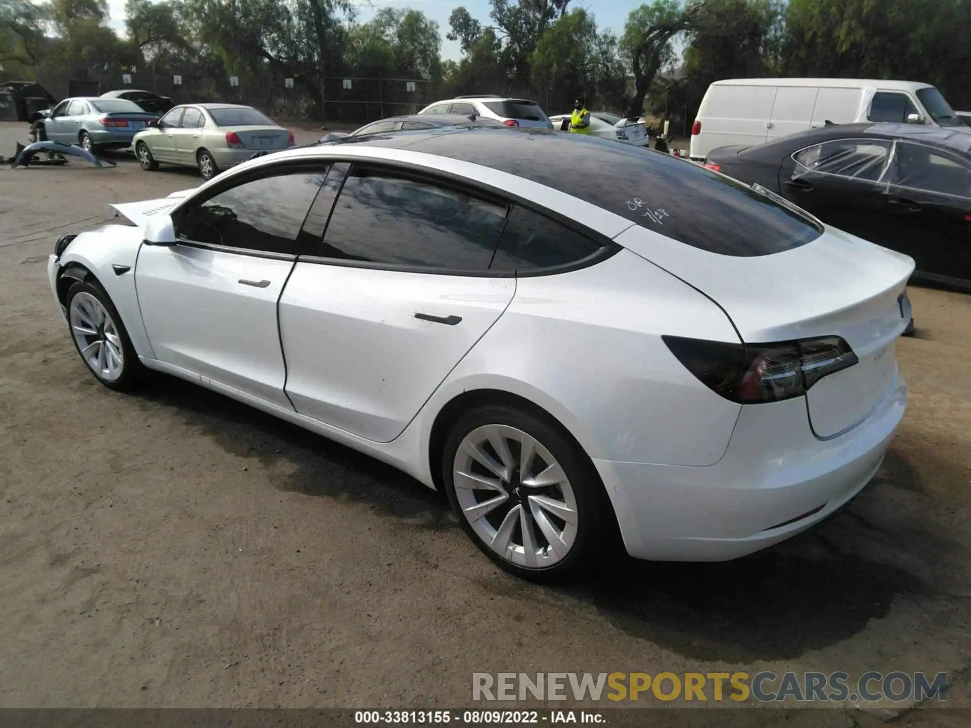 3 Photograph of a damaged car 5YJ3E1EB1NF272581 TESLA MODEL 3 2022