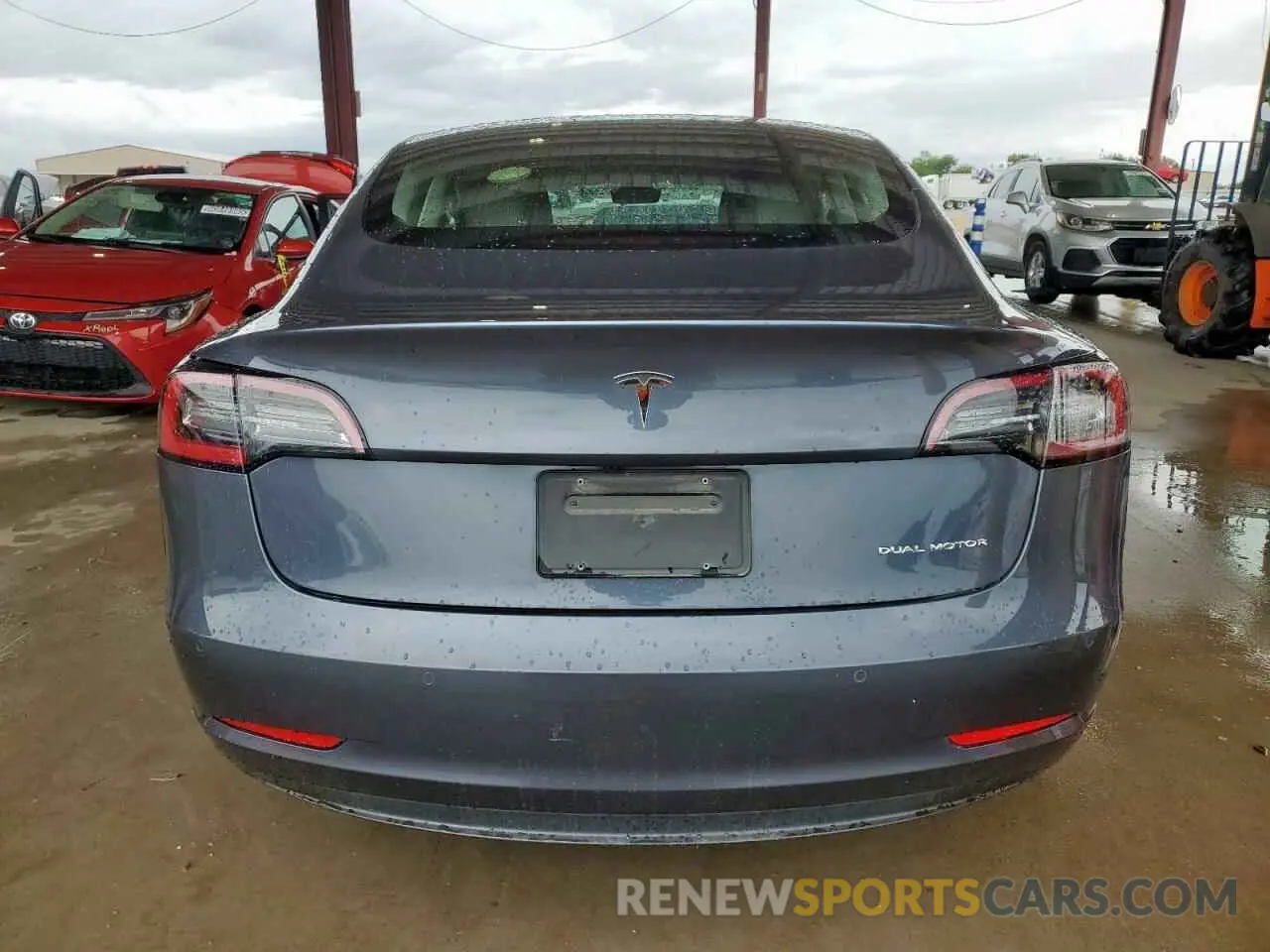 6 Photograph of a damaged car 5YJ3E1EB1NF285718 TESLA MODEL 3 2022