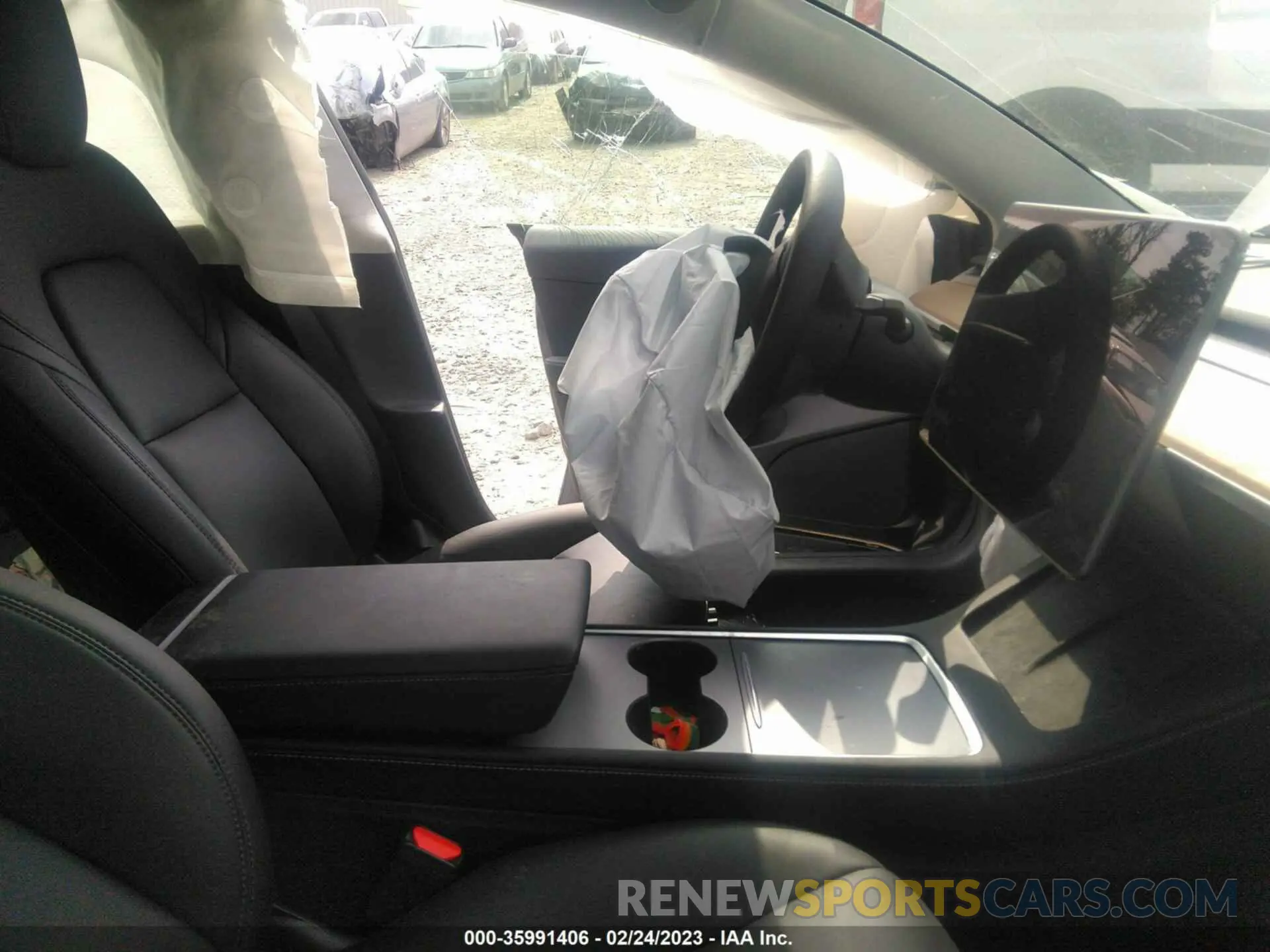 5 Photograph of a damaged car 5YJ3E1EB1NF304915 TESLA MODEL 3 2022