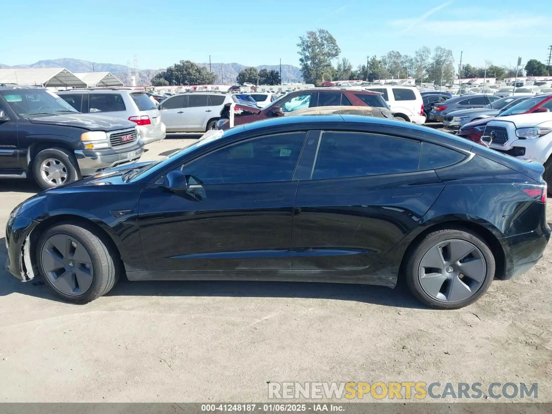 13 Photograph of a damaged car 5YJ3E1EB1NF313954 TESLA MODEL 3 2022