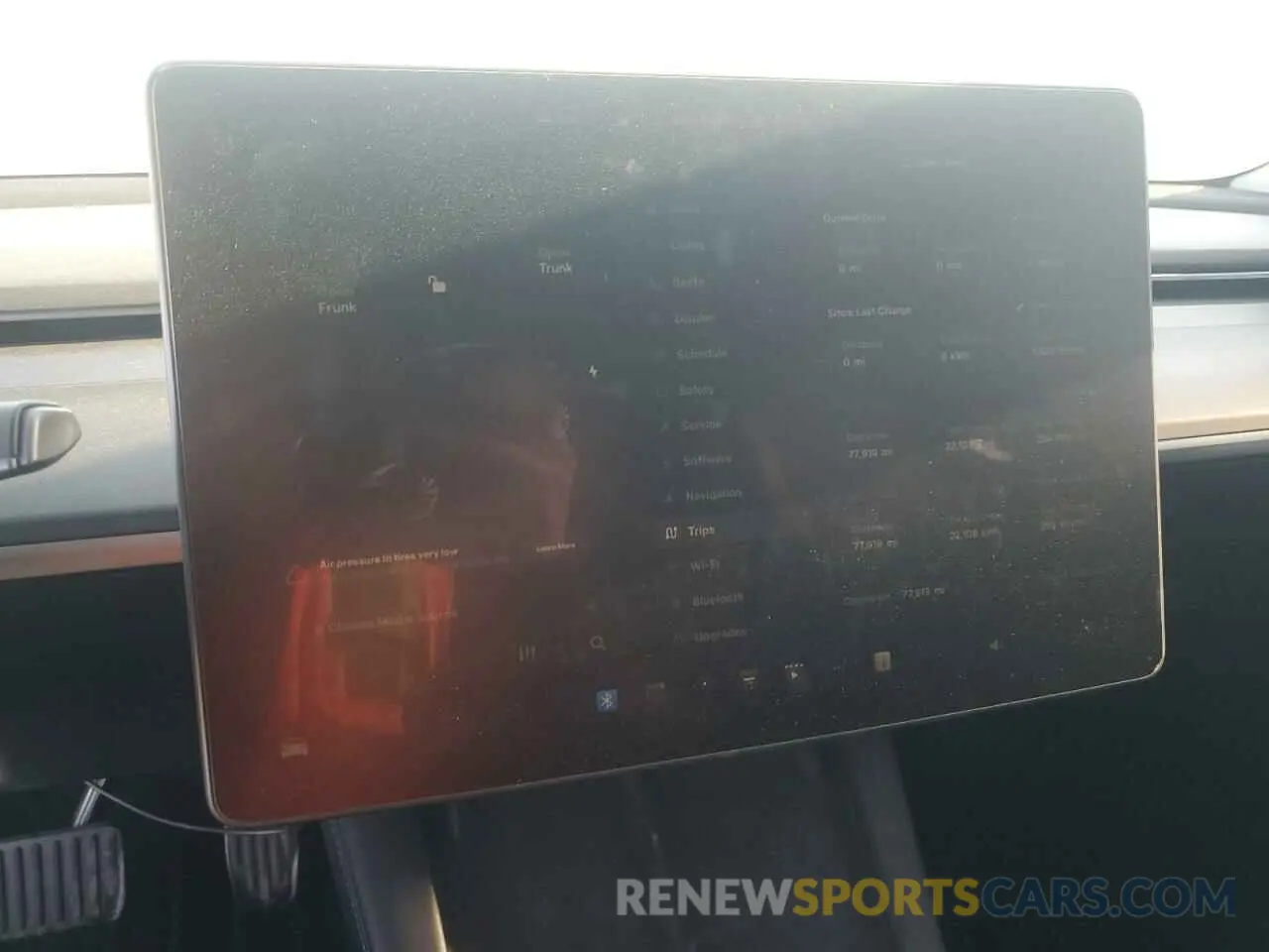 9 Photograph of a damaged car 5YJ3E1EB1NF314389 TESLA MODEL 3 2022