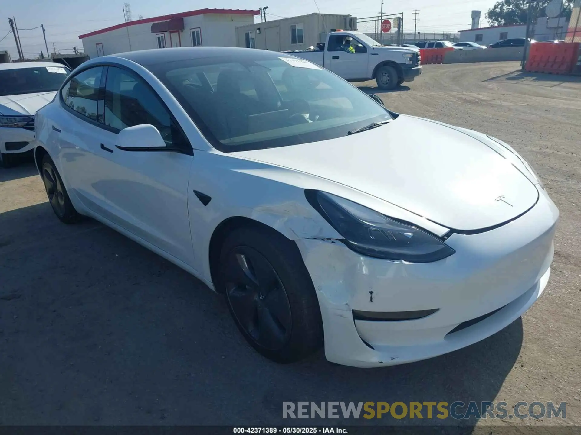 1 Photograph of a damaged car 5YJ3E1EB1NF332200 TESLA MODEL 3 2022