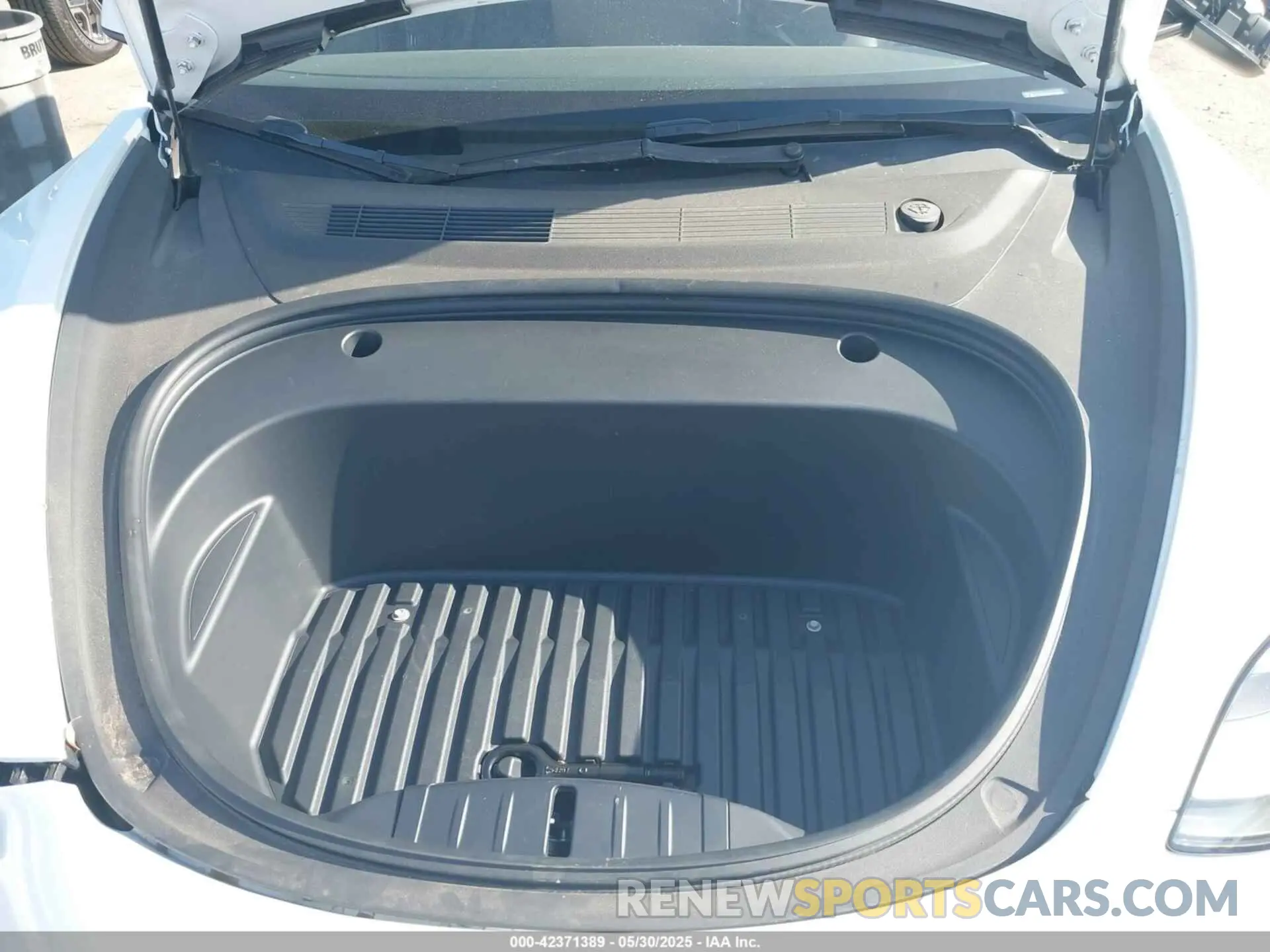 10 Photograph of a damaged car 5YJ3E1EB1NF332200 TESLA MODEL 3 2022