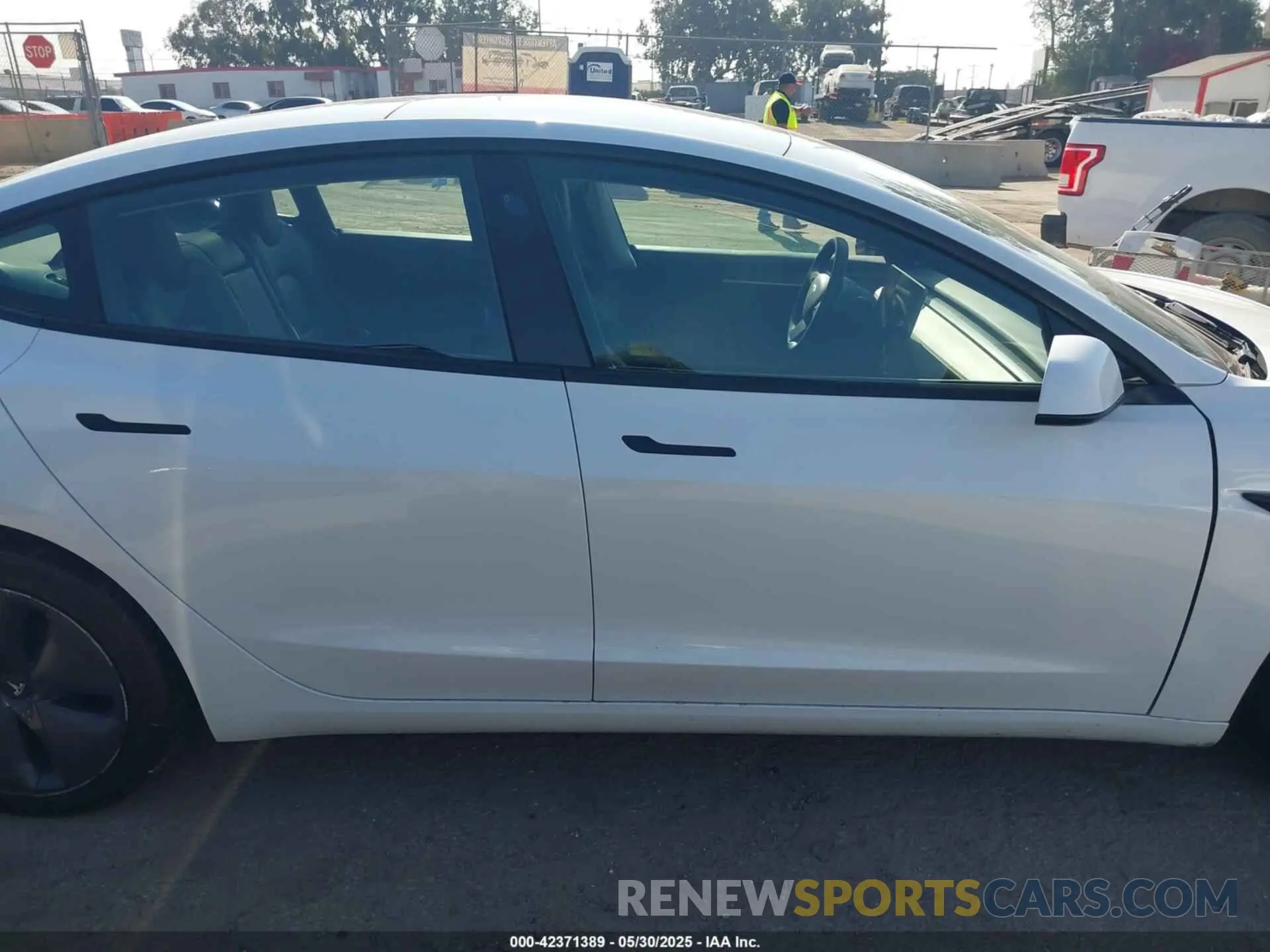 13 Photograph of a damaged car 5YJ3E1EB1NF332200 TESLA MODEL 3 2022