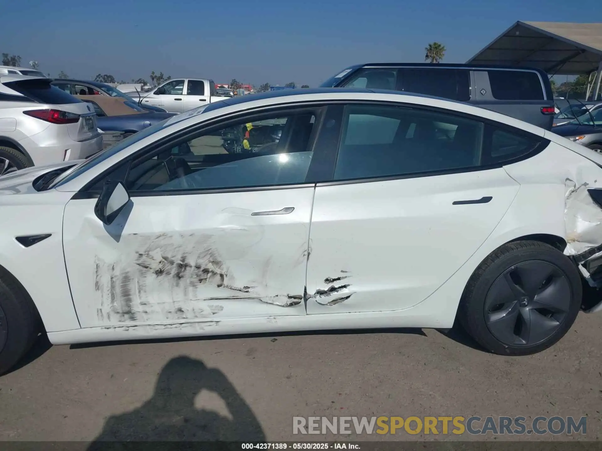 14 Photograph of a damaged car 5YJ3E1EB1NF332200 TESLA MODEL 3 2022