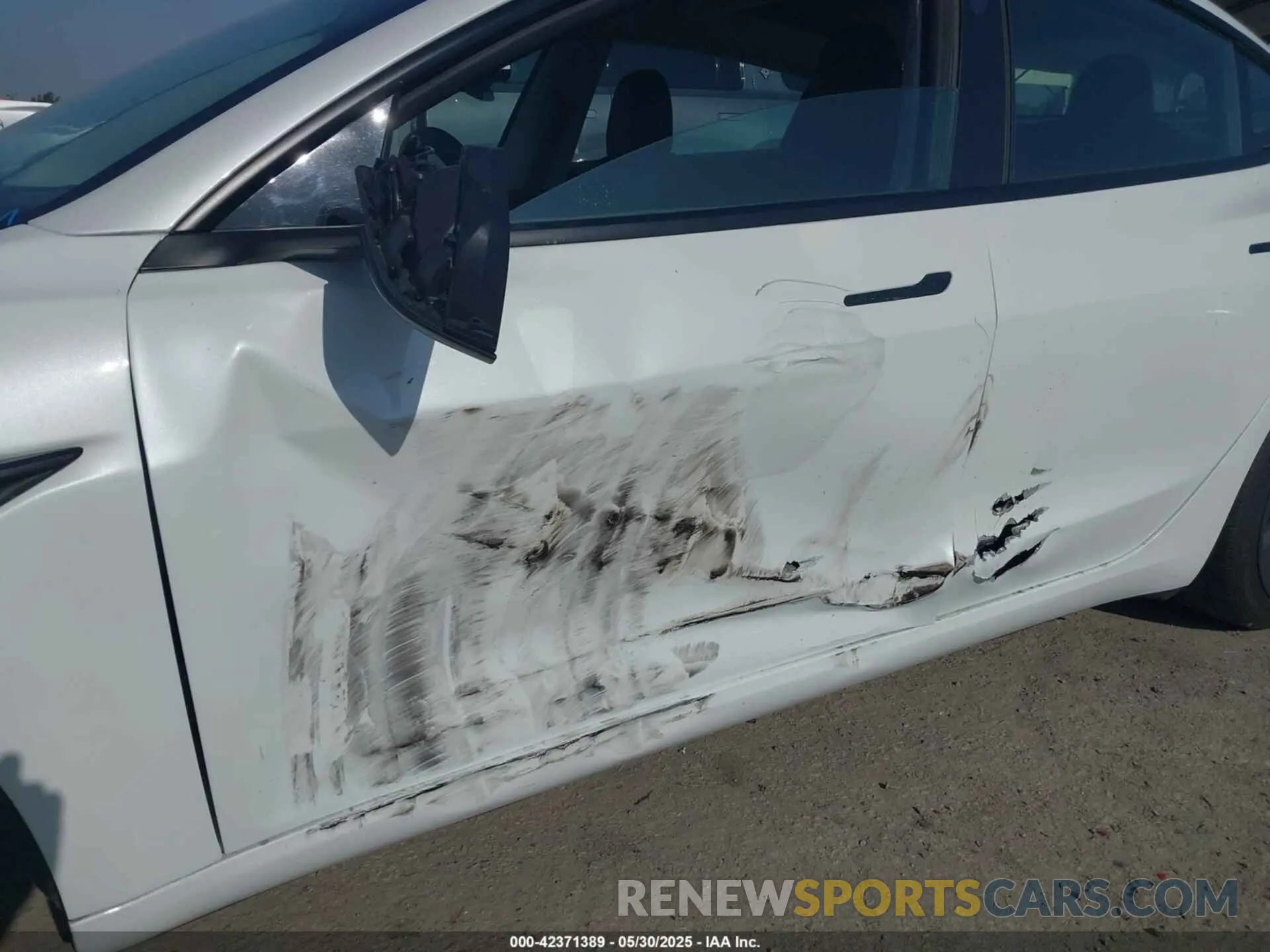 6 Photograph of a damaged car 5YJ3E1EB1NF332200 TESLA MODEL 3 2022