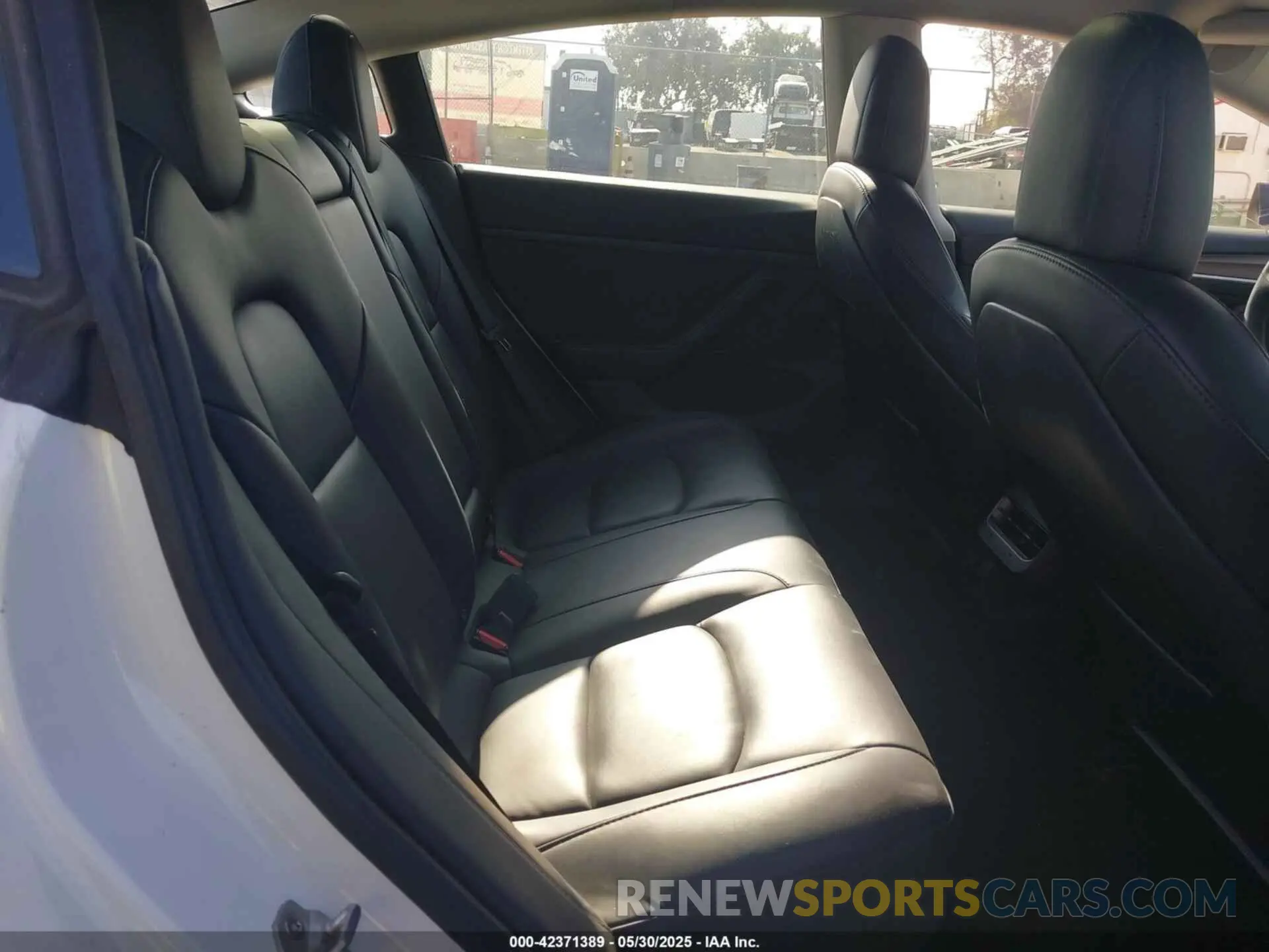 8 Photograph of a damaged car 5YJ3E1EB1NF332200 TESLA MODEL 3 2022