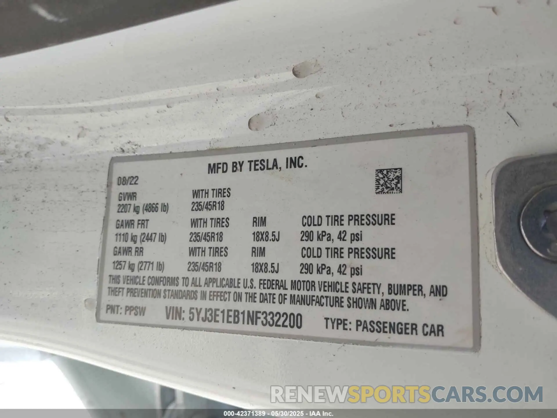 9 Photograph of a damaged car 5YJ3E1EB1NF332200 TESLA MODEL 3 2022