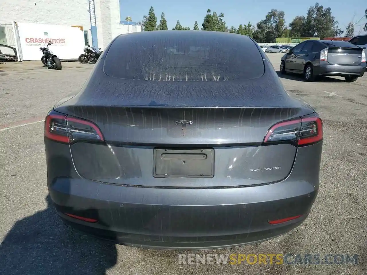 6 Photograph of a damaged car 5YJ3E1EB1NF357596 TESLA MODEL 3 2022