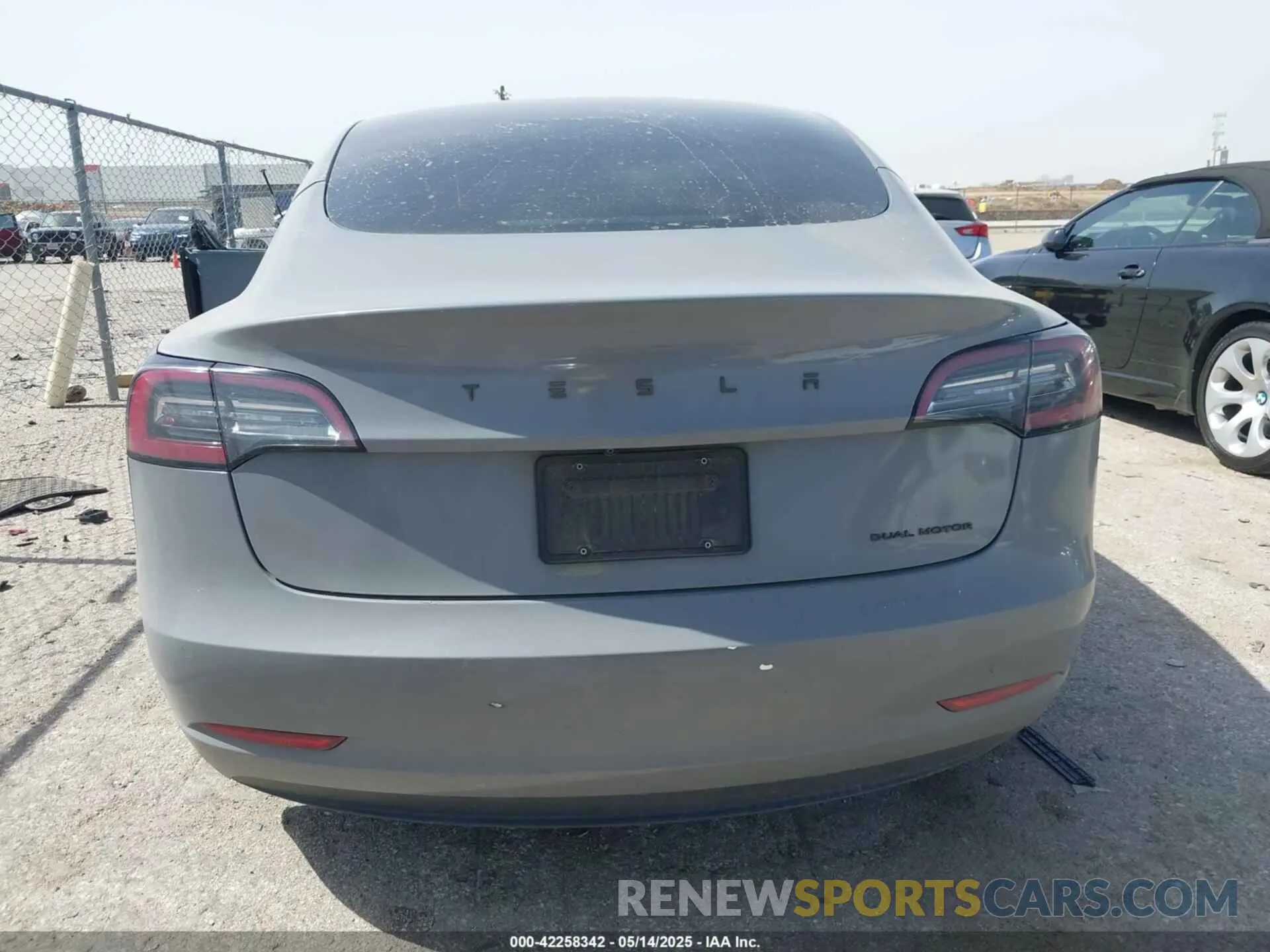 16 Photograph of a damaged car 5YJ3E1EB2NF115416 TESLA MODEL 3 2022